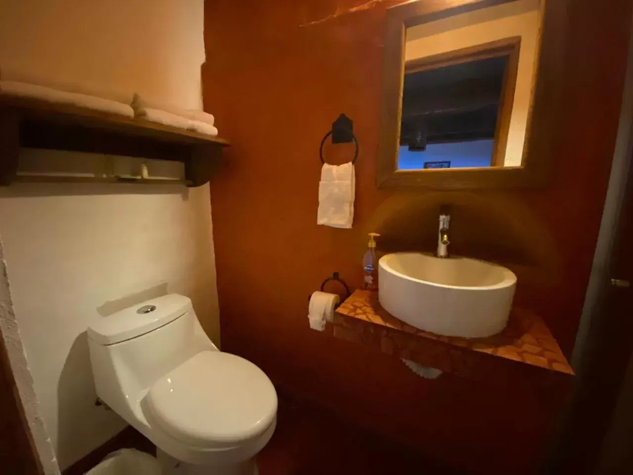 Bathroom in Hotel Mi Pueblito by Rotamundos