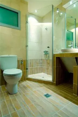 Bathroom in Philippos Xenia Hotel