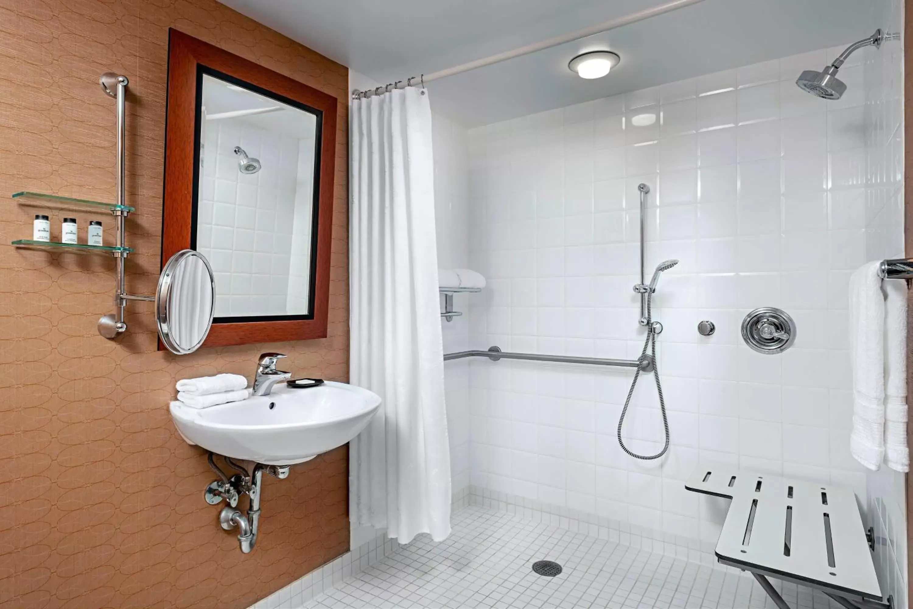 Bathroom in Sheraton Toronto Airport Hotel & Conference Centre