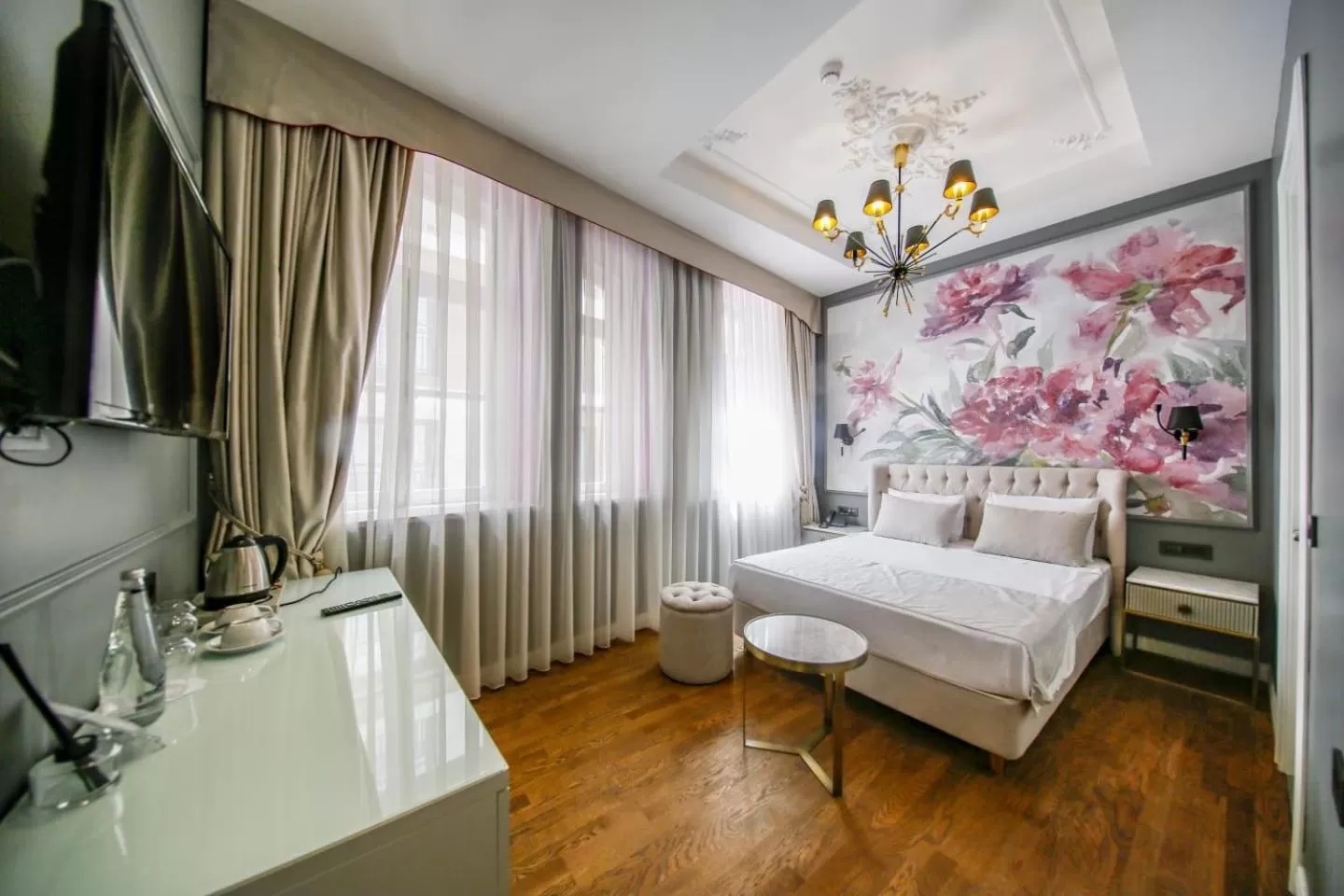 Family Room with Balcony in Royal Tophane