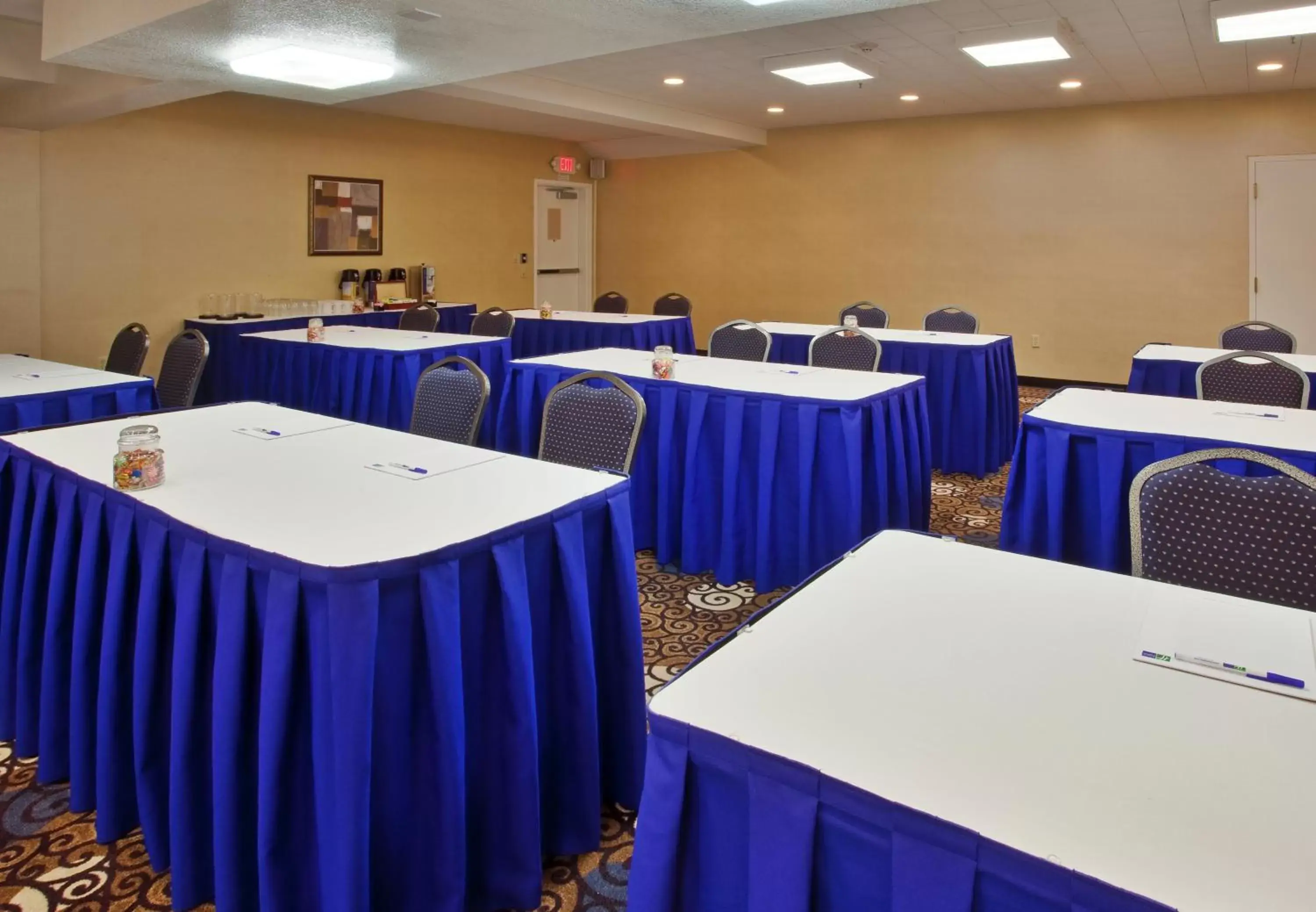 Business facilities in Country Inn & Suites by Radisson, San Jose International Airport, CA