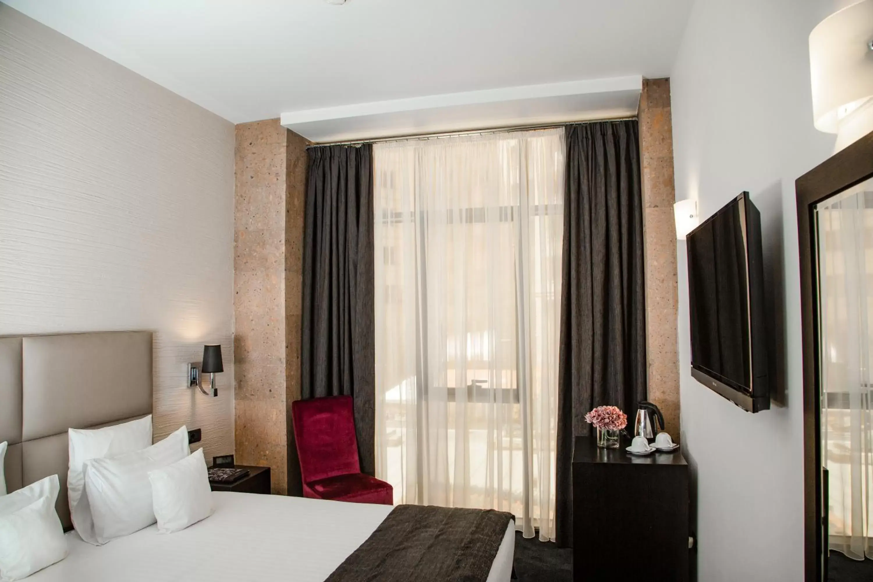 Standard King Room in North Avenue by Stellar Hotels, Yerevan