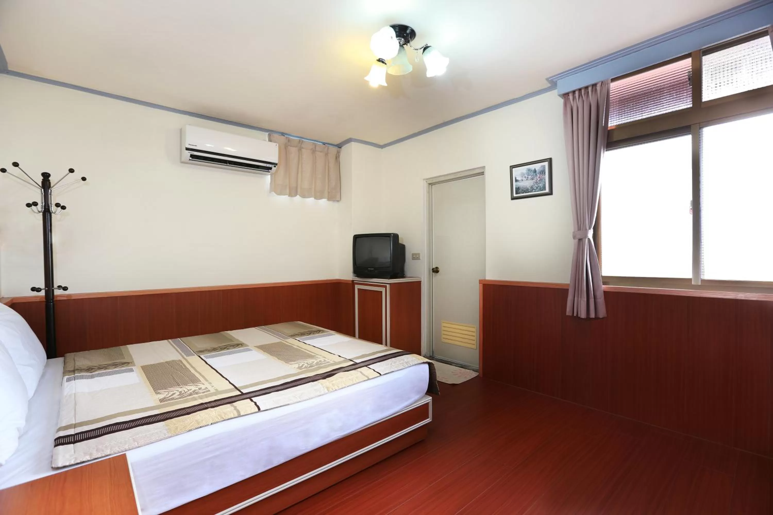 Photo of the whole room, Bed in Yuan-Yee Homestay