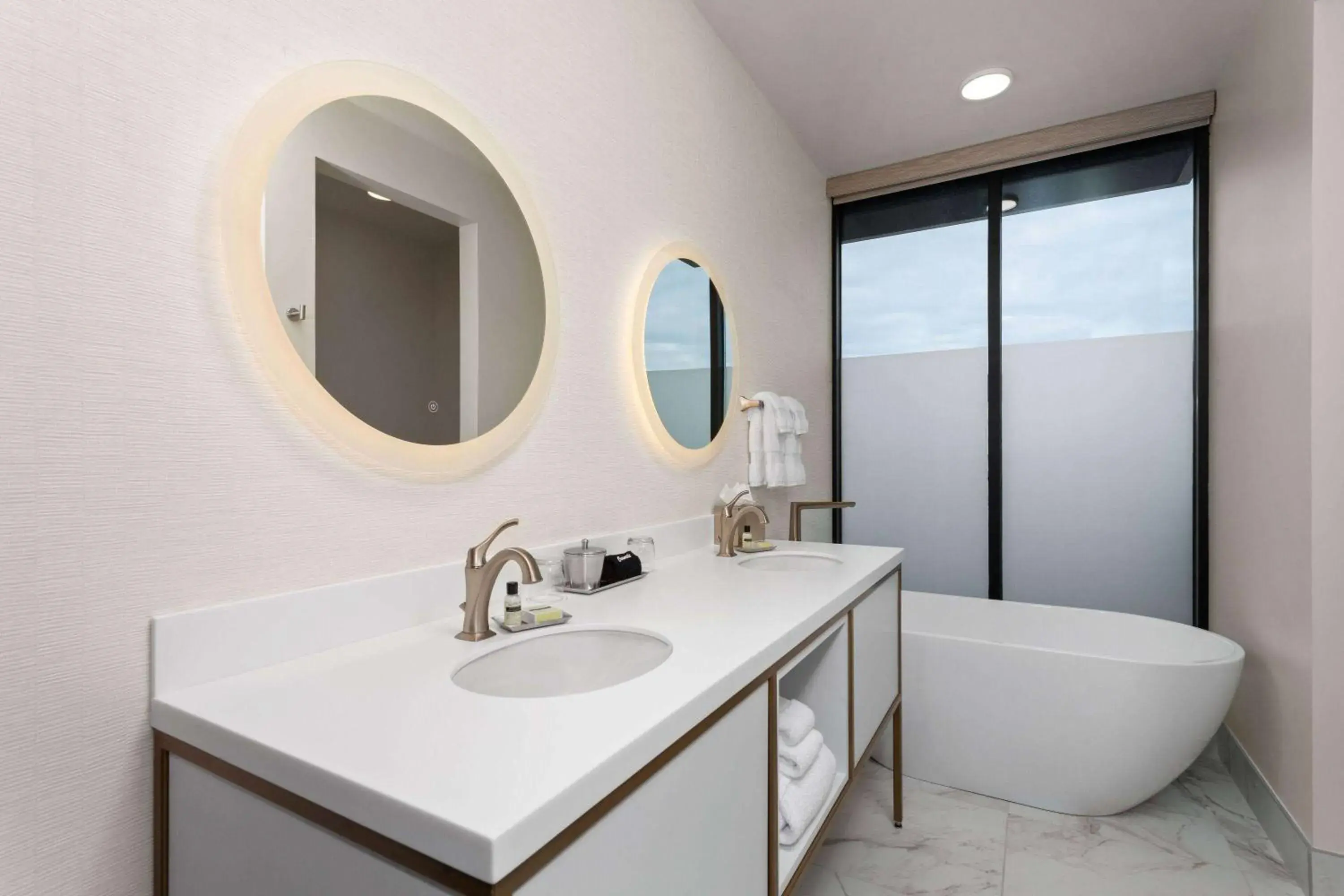 Photo of the whole room, Bathroom in The Legacy Hotel Trademark Collection by Wyndham