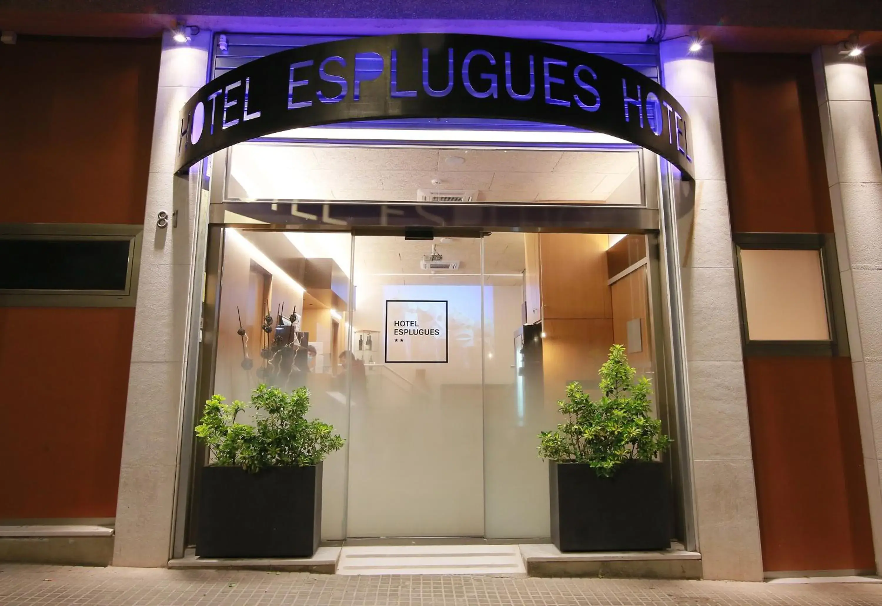 Facade/entrance in Hotel Esplugues
