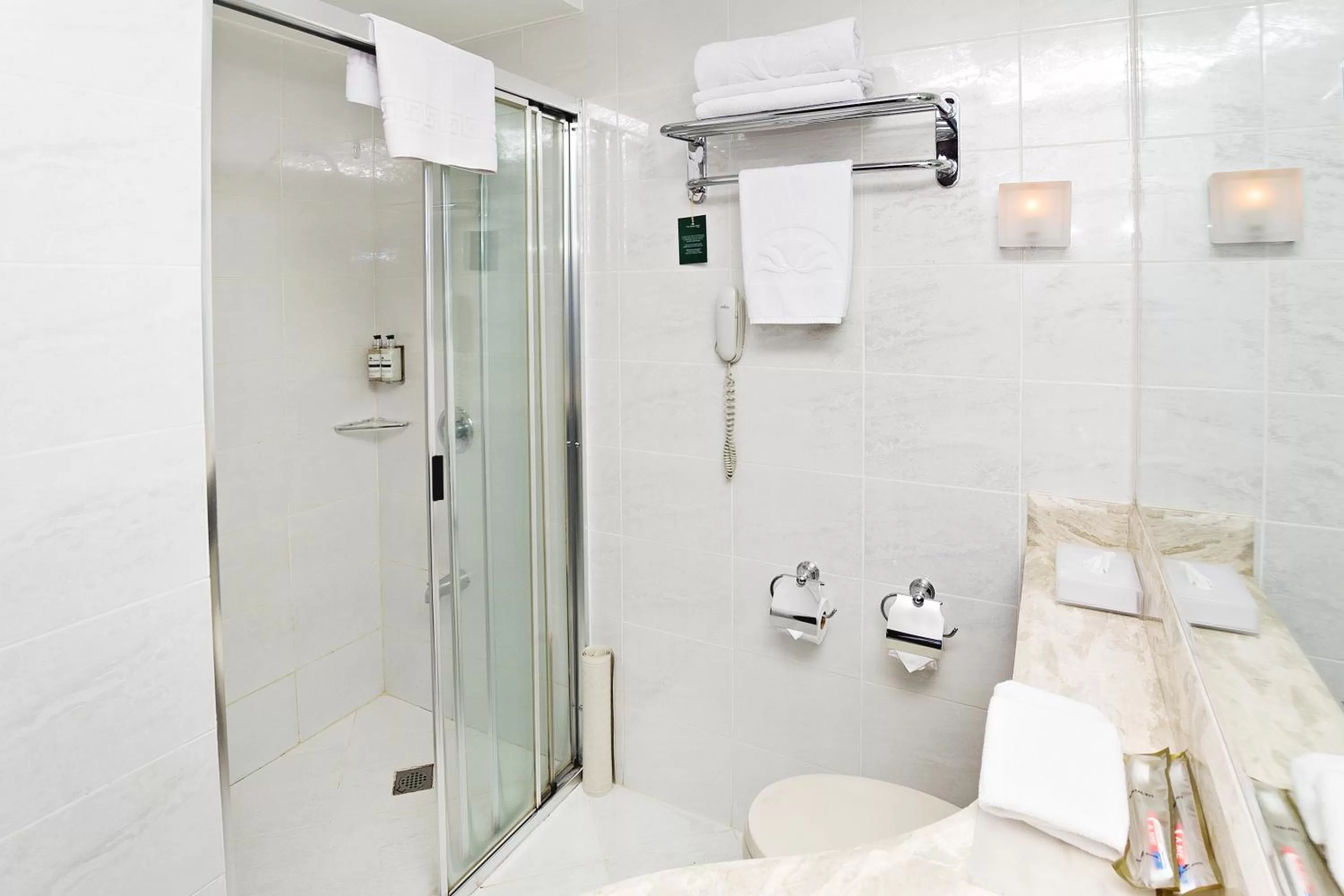 Shower in City Garden Hotel Makati