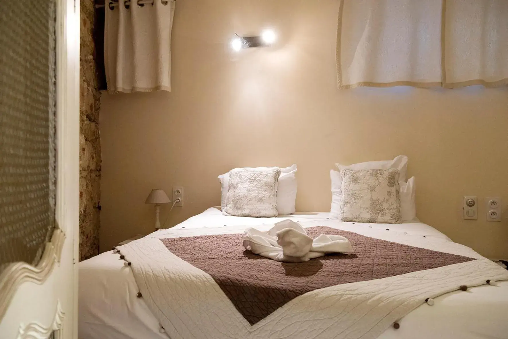 Photo of the whole room, Bed in Hotel Villa Rivoli