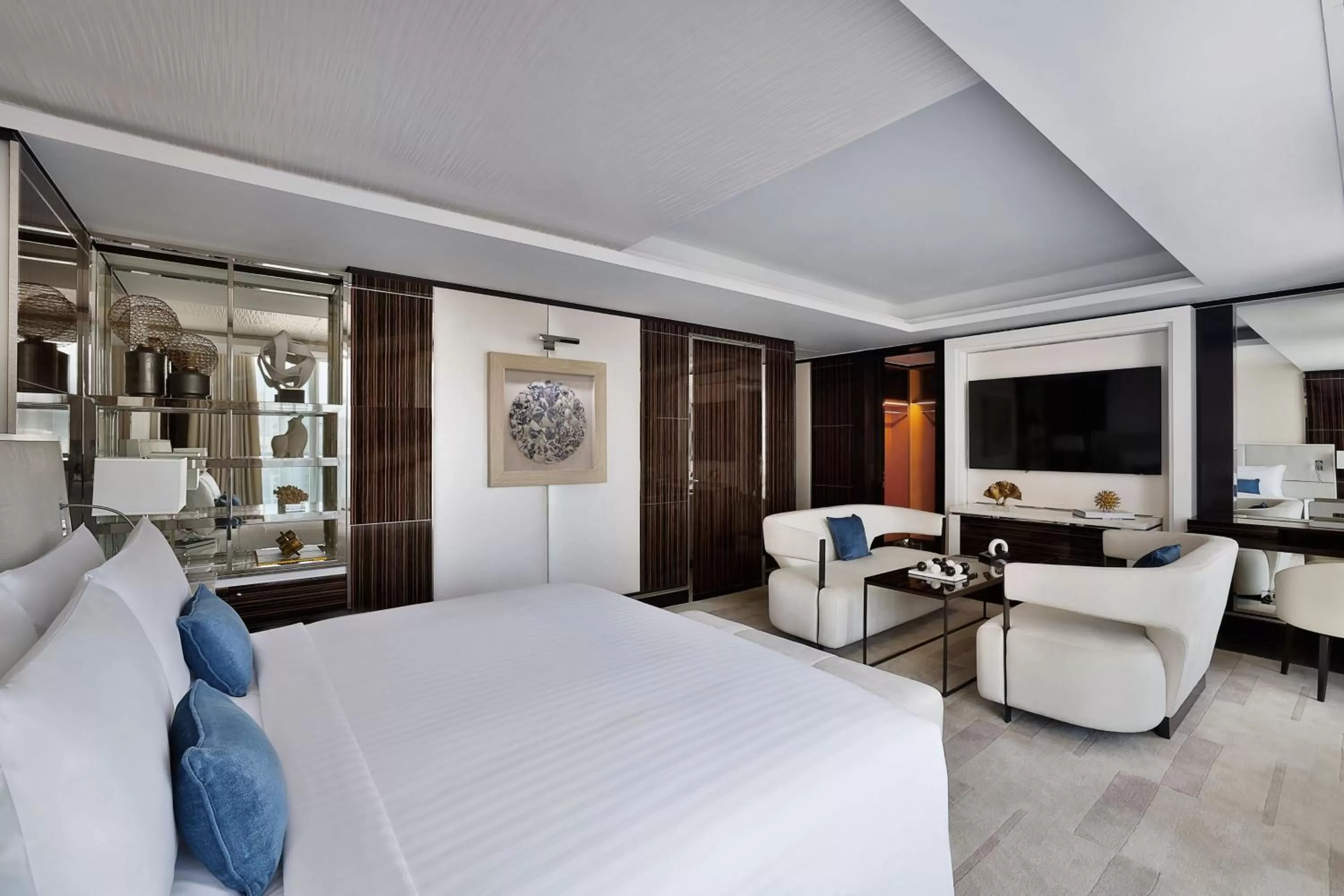 Photo of the whole room, Bed in Marriott Resort Palm Jumeirah, Dubai
