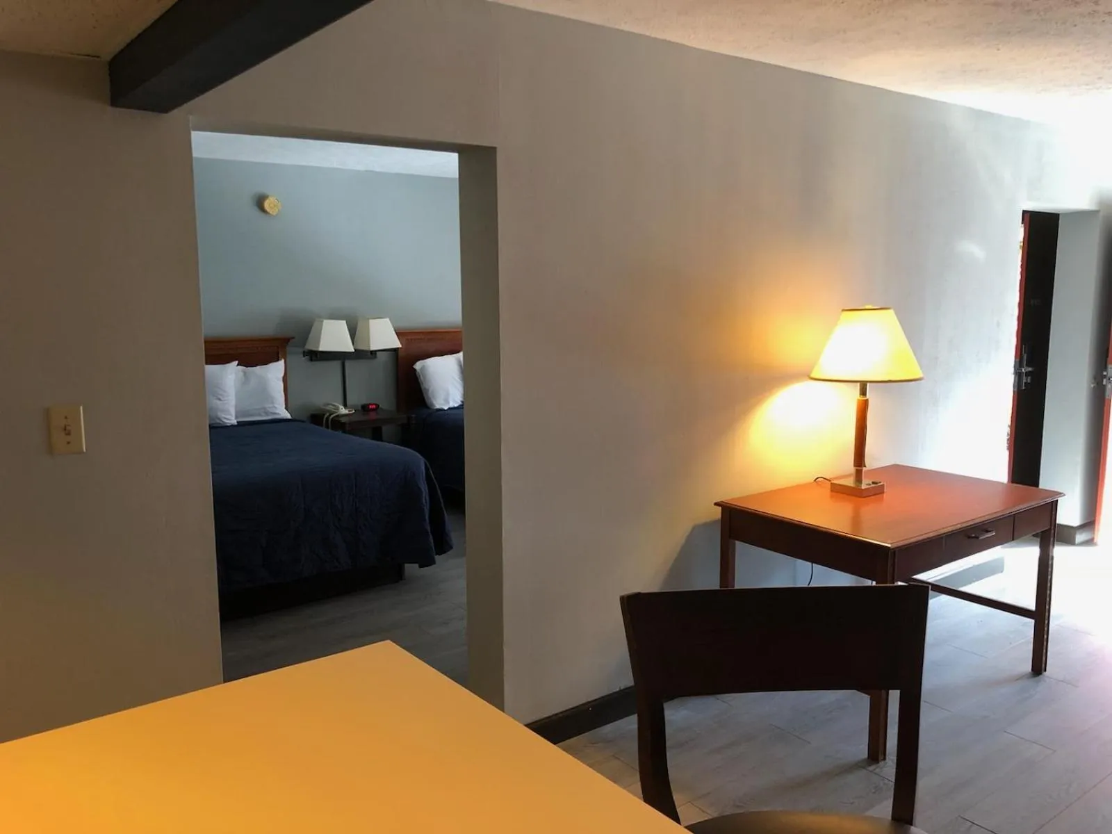 Bed in Springfield Inn TN