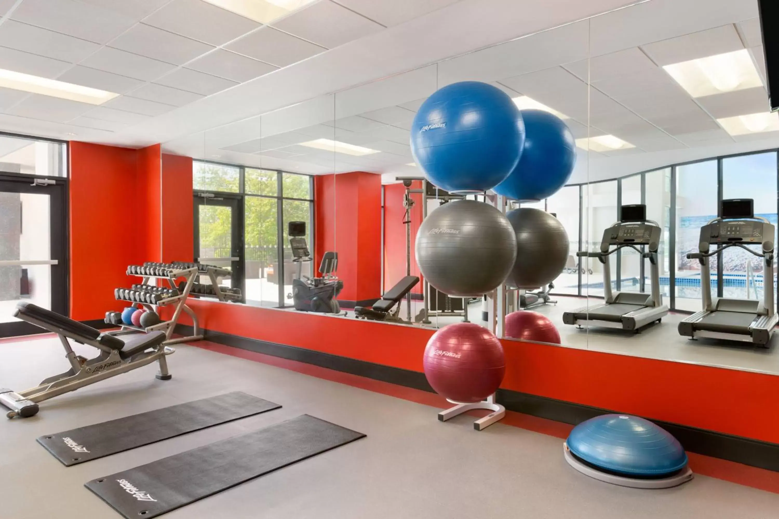 Fitness centre/facilities, Fitness Center/Facilities in Courtyard by Marriott Toronto Mississauga/West