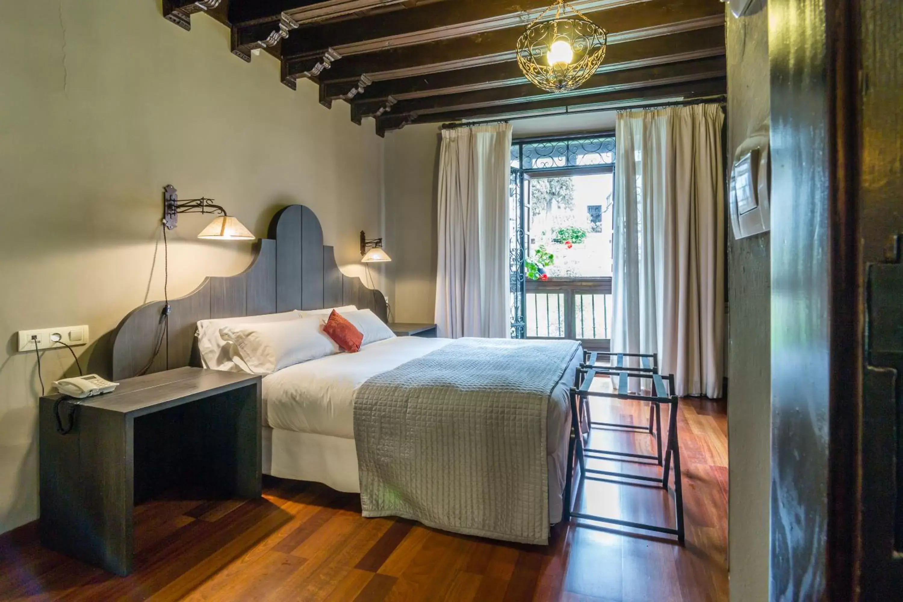 Bedroom, Bed in Palacio de Mariana Pineda