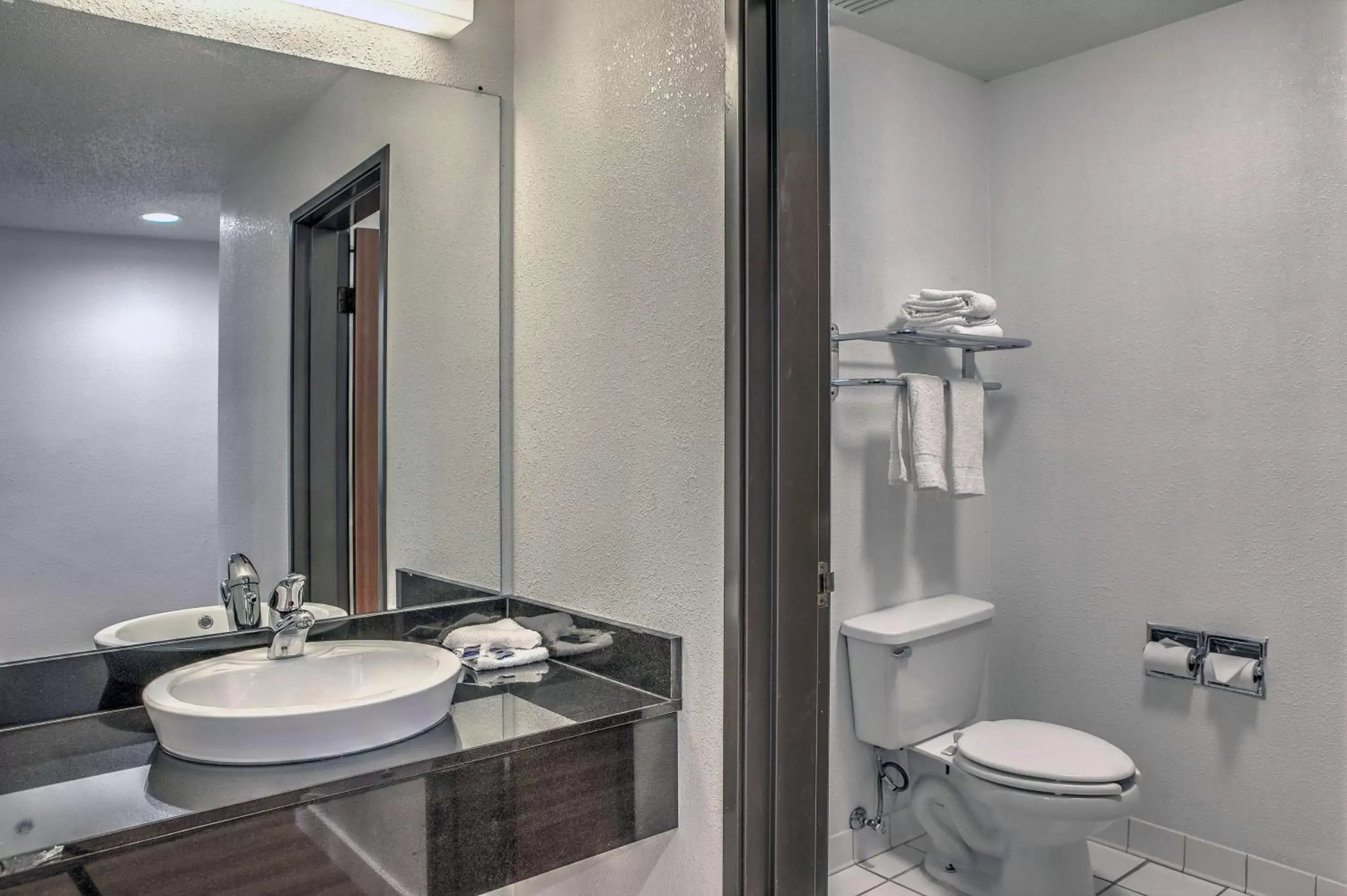 Toilet, Bathroom in Motel 6-Dallas, TX - Northwest
