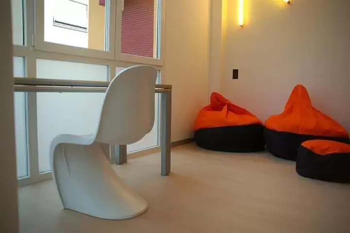 Living room, Seating Area in GuestHouse University by LR - self check in