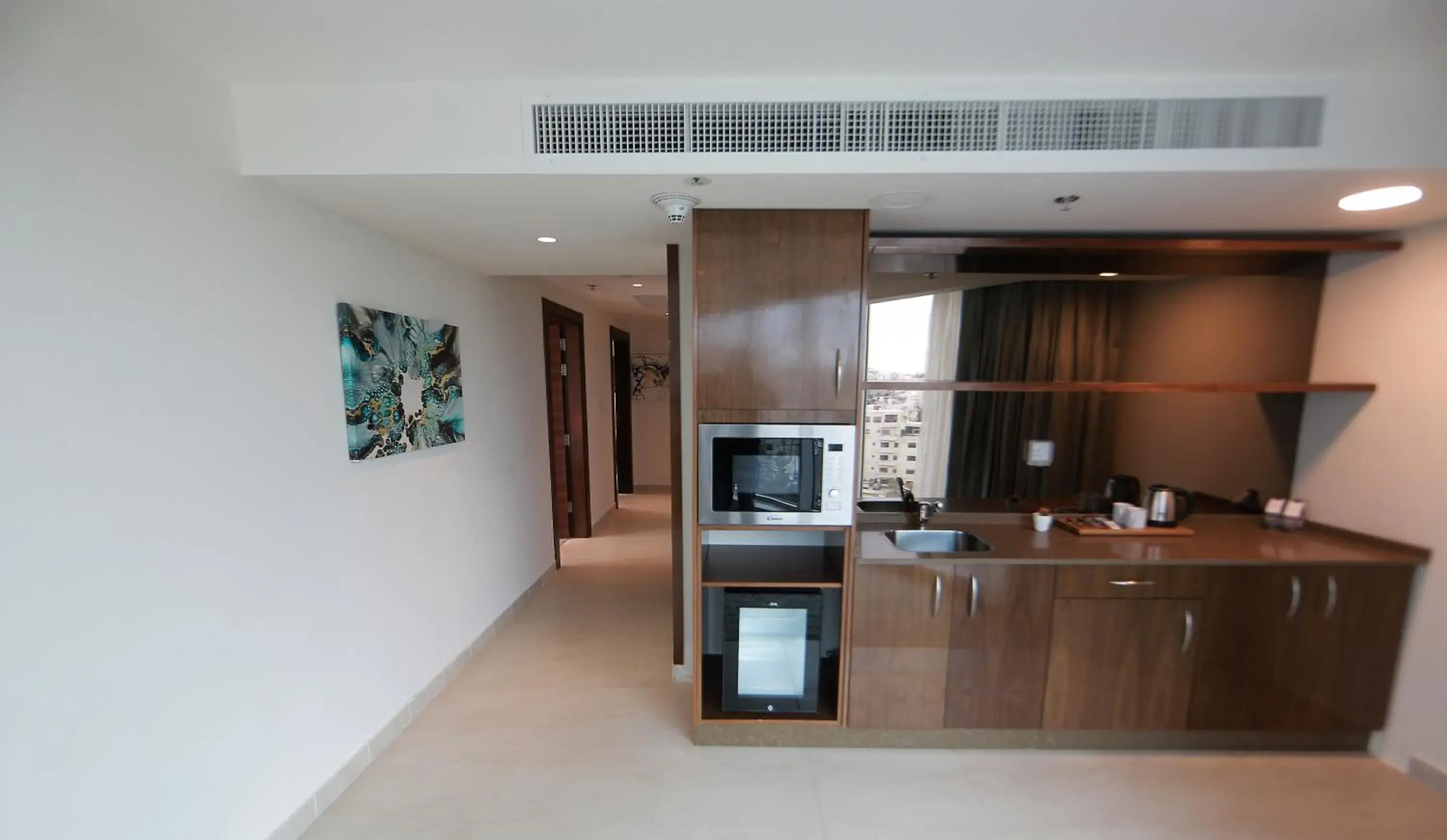 Kitchen/Kitchenette in Coral Tower Hotel