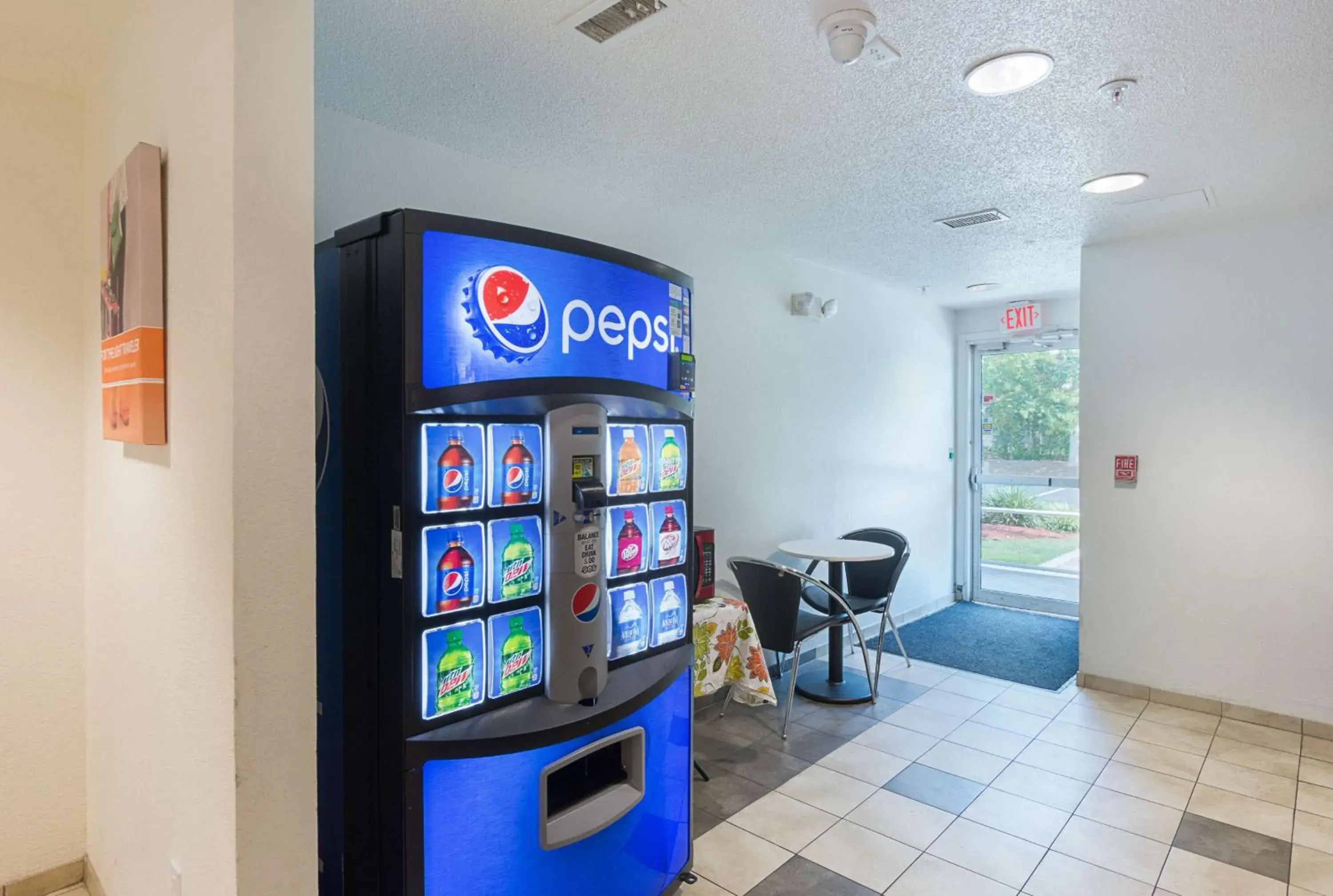 Seating area in Motel 6-Columbia, SC - Fort Jackson Area