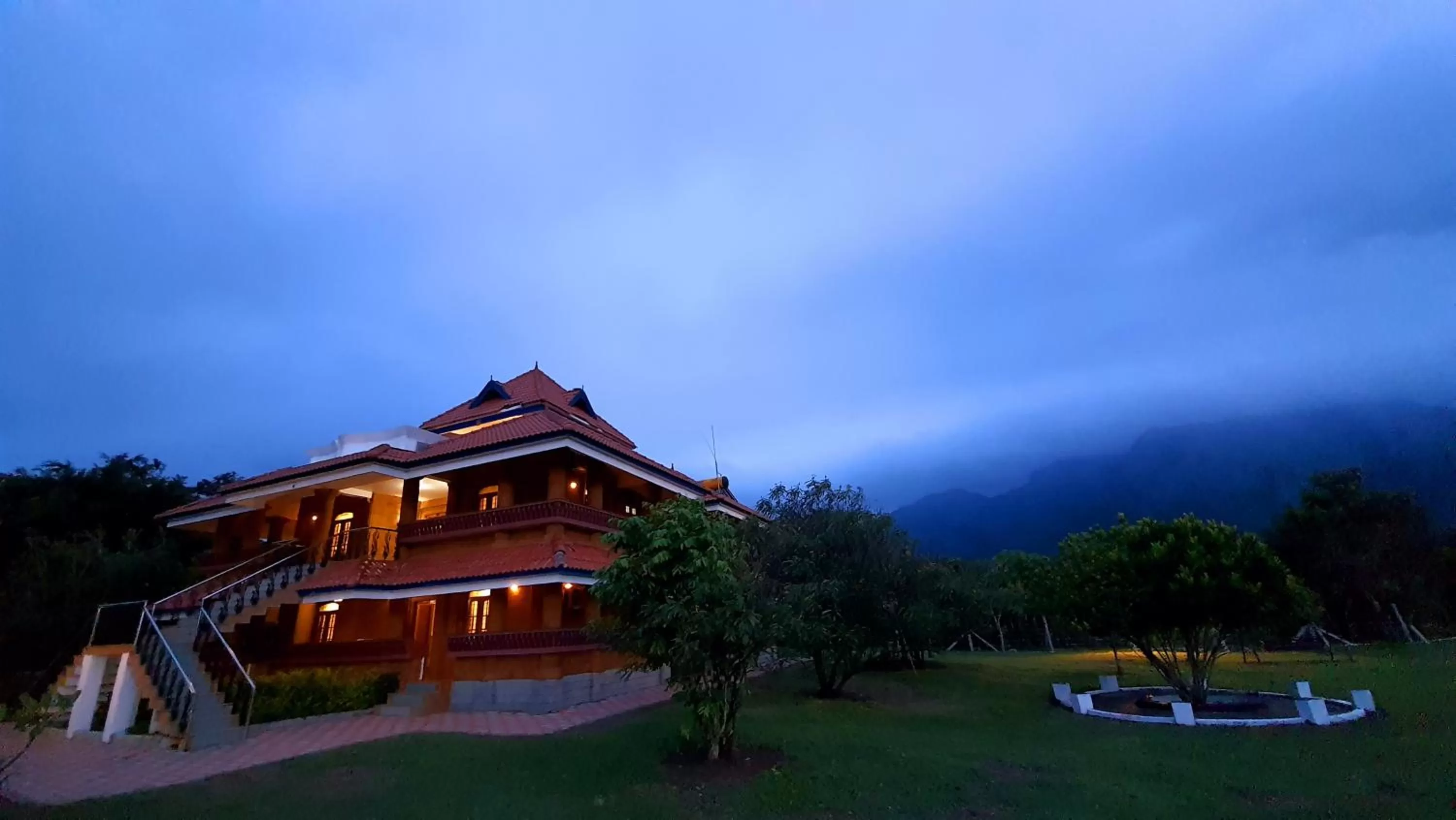 Garden view in Avadale Masinagudi - Stag Groups Not Allowed