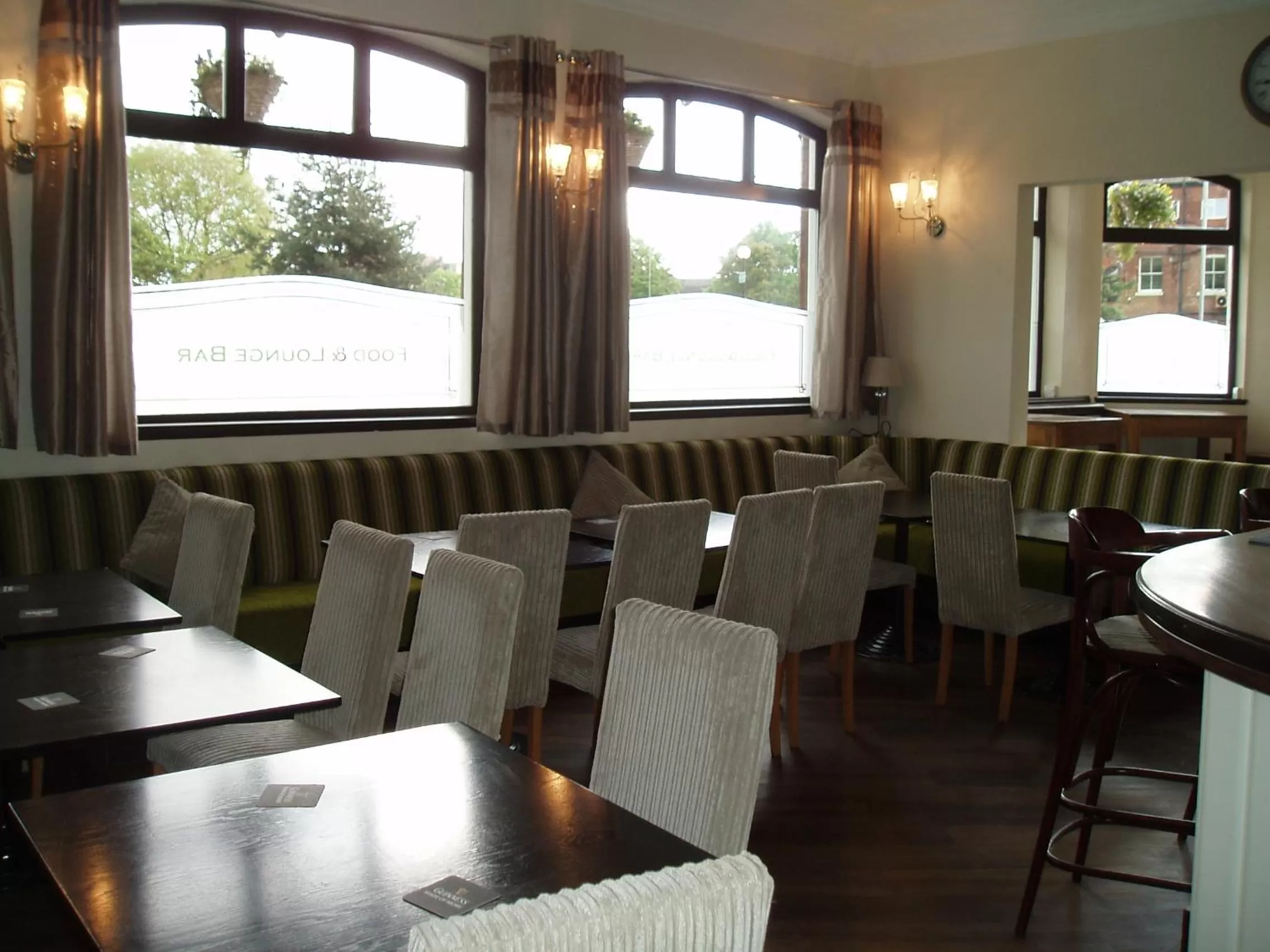 Lounge or bar in The Whittington and Cat