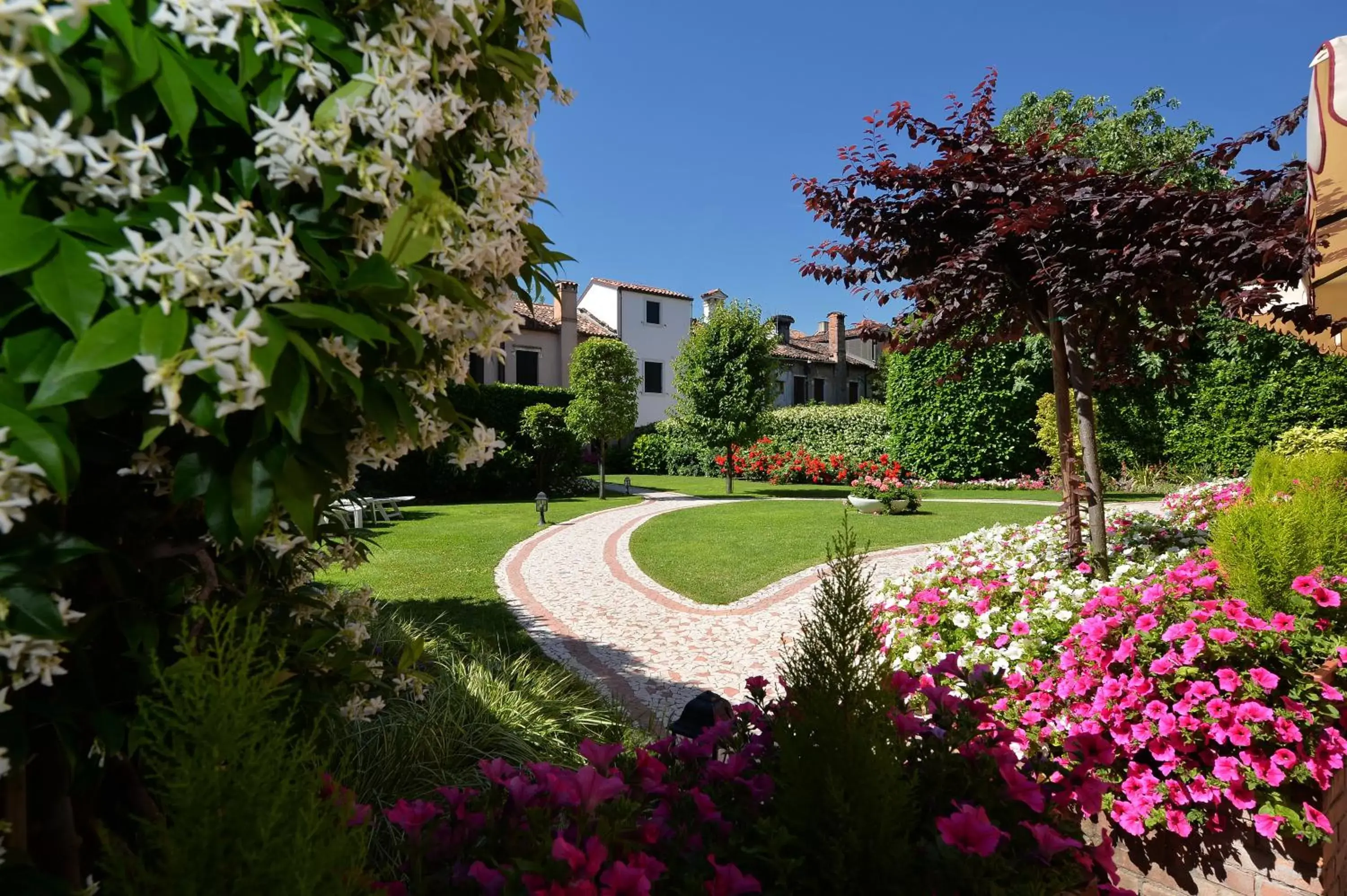 Garden in Hotel Olimpia Venice, BW Signature Collection