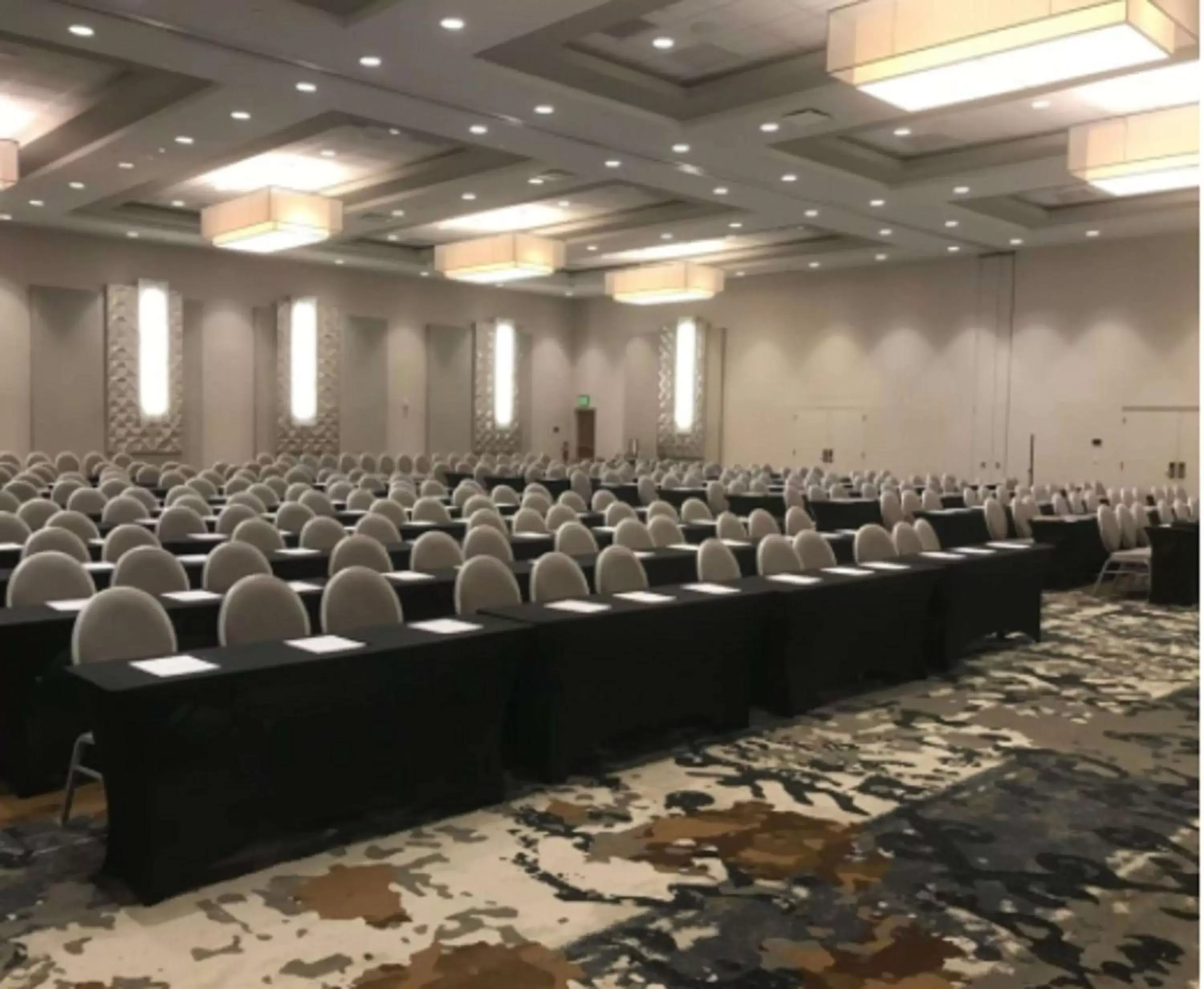 Meeting/conference room in DoubleTree By Hilton Baltimore North Pikesville