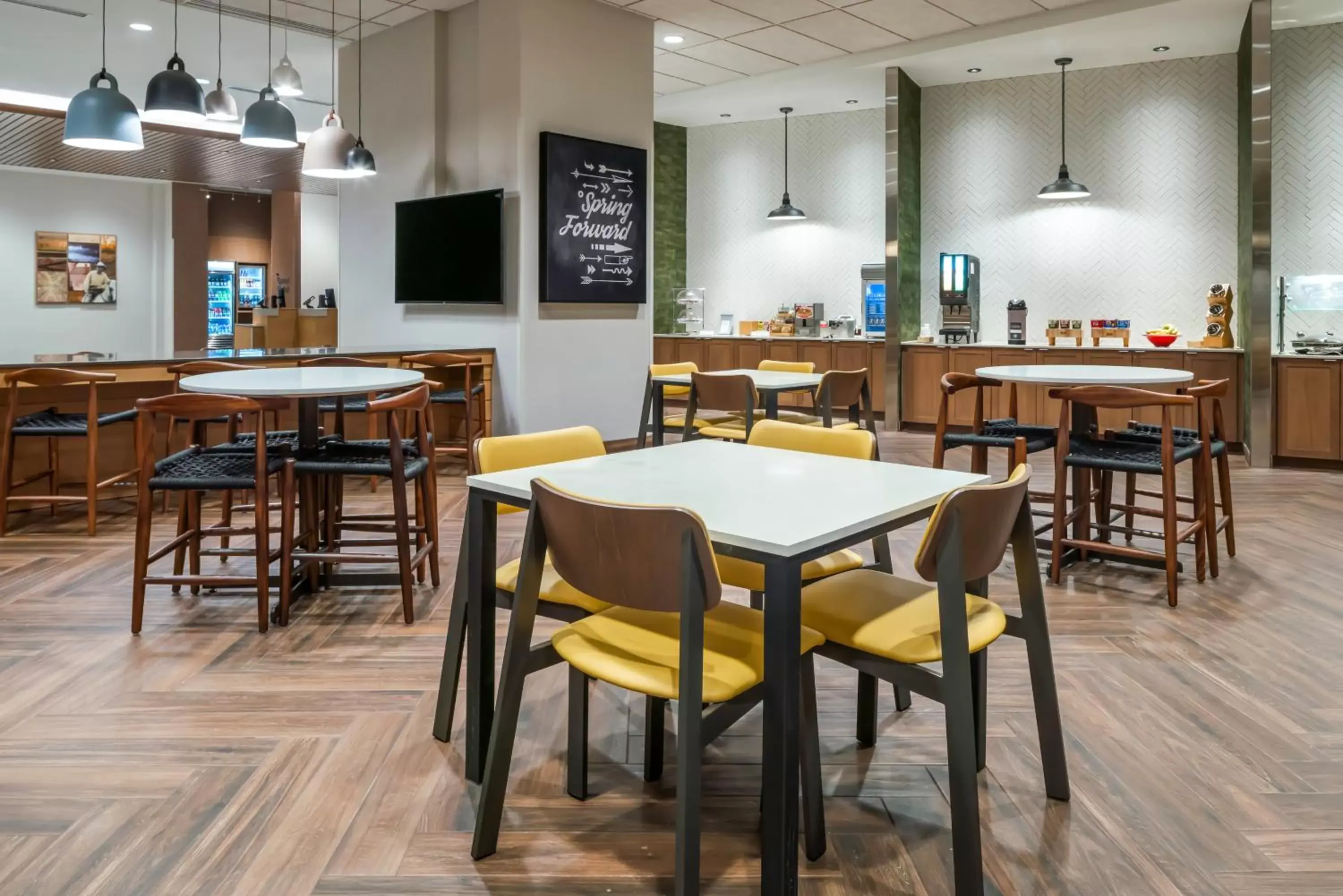 Seating area, Restaurant/Places to Eat in Fairfield by Marriott Inn & Suites Kansas City North, Gladstone