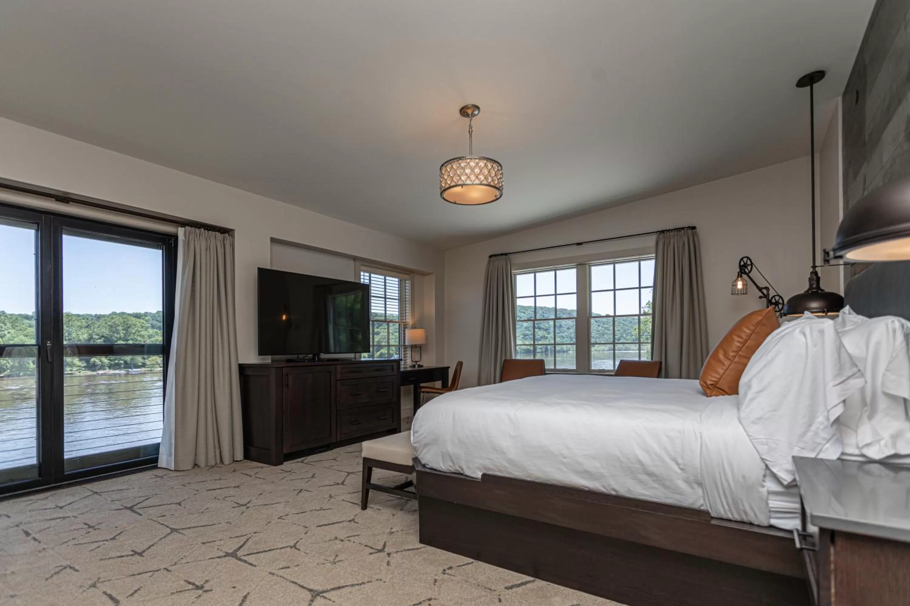 Bed in Ghost Light Inn