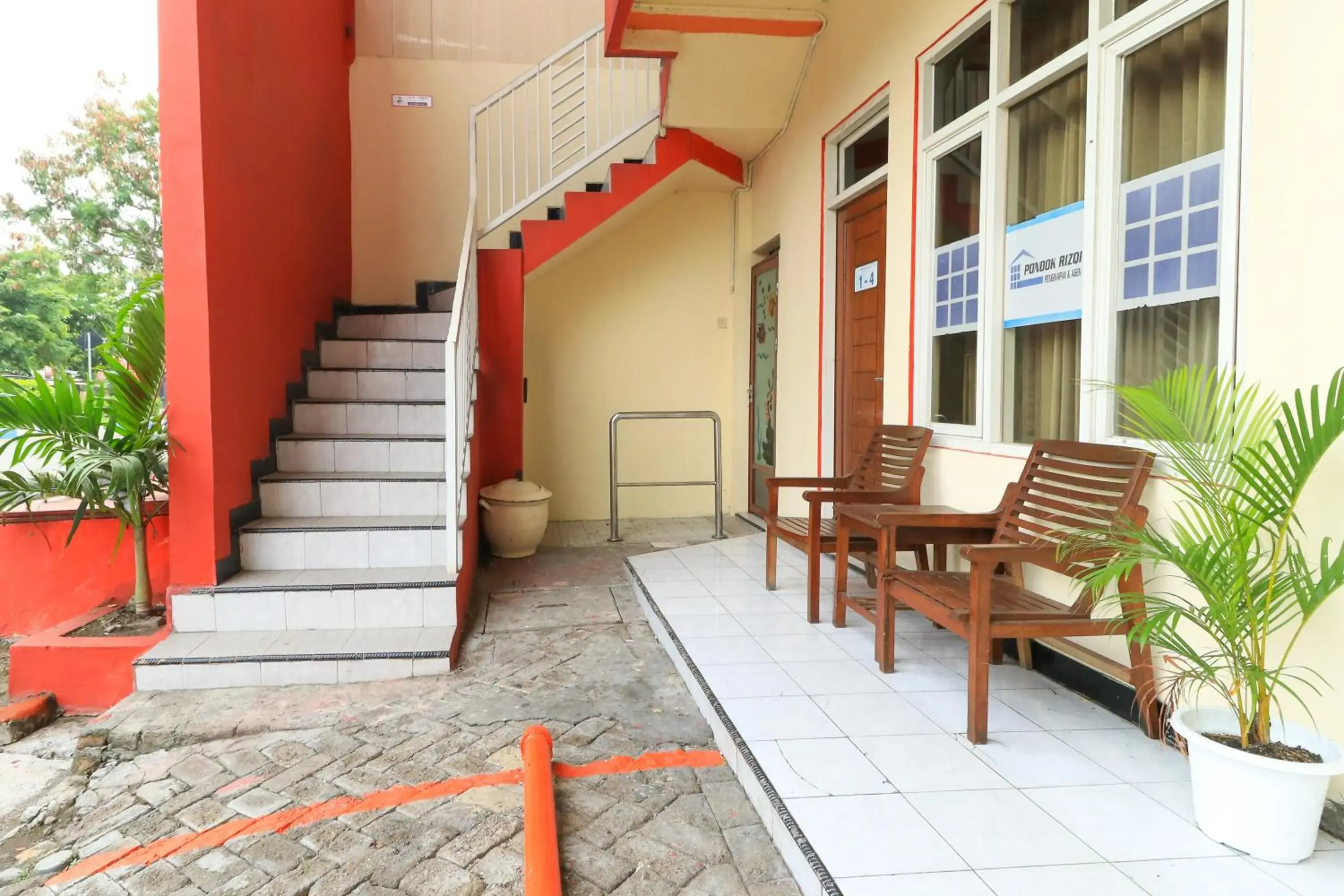 Facade/entrance in Penginapan Pondok Rizqi