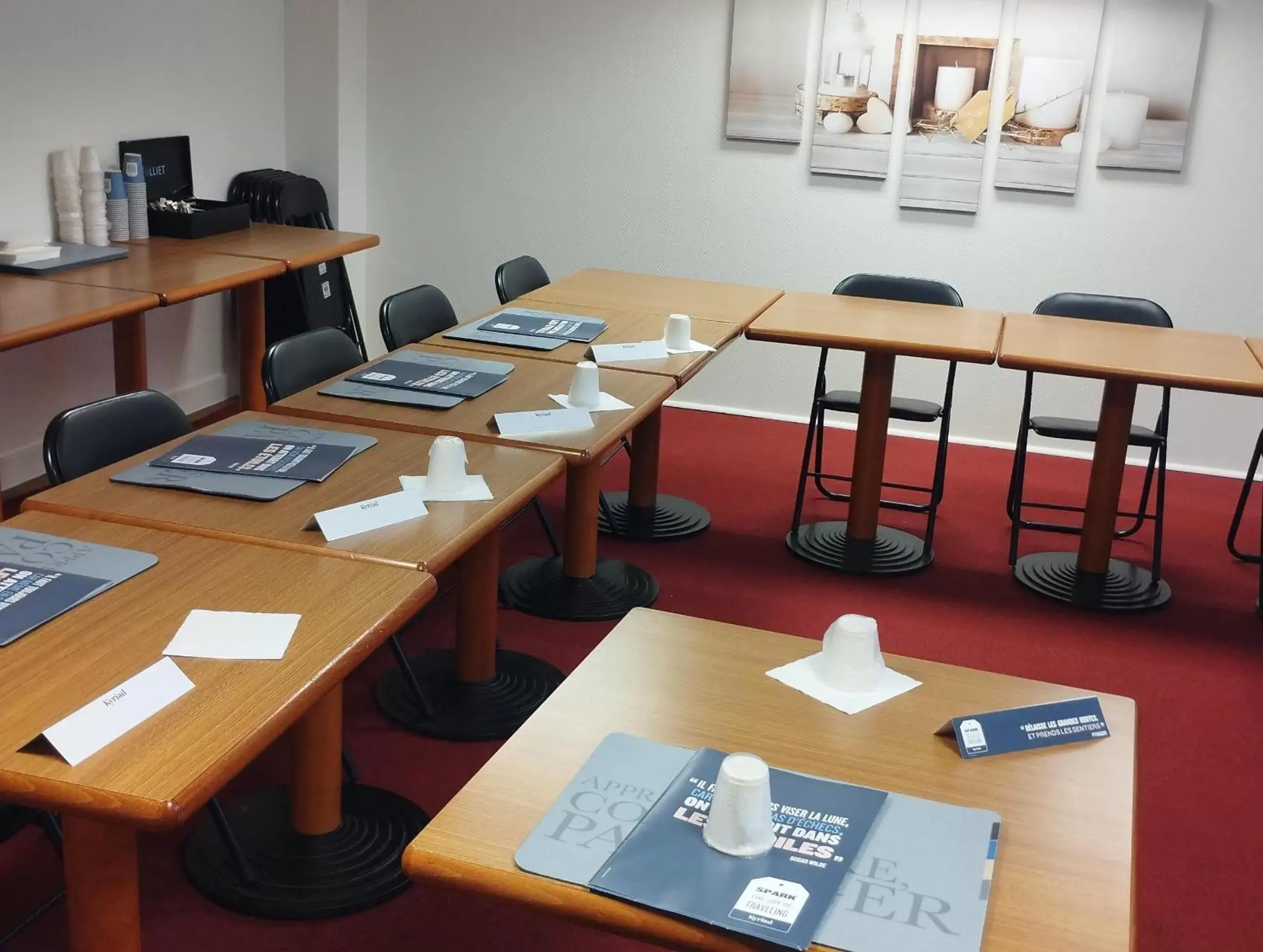Meeting/conference room, Restaurant/Places to Eat in Kyriad Montargis Amilly
