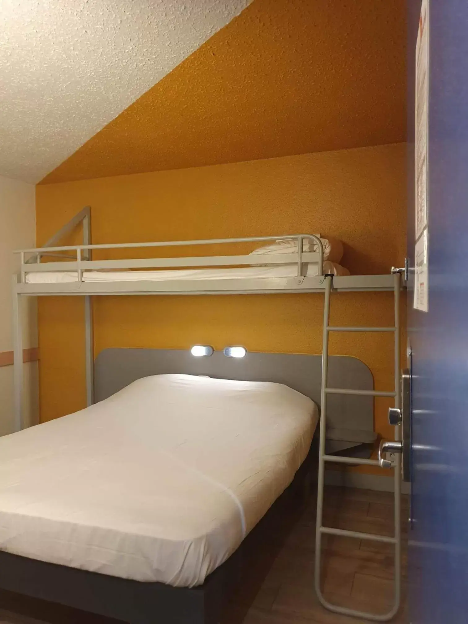 Triple Room in Cit'hotel Design Booking Evry Saint-Germain-lès-Corbeil Sénart Triple Room in Cit'hotel Design Booking Evry Saint-Germain-lès-Corbeil Sénart