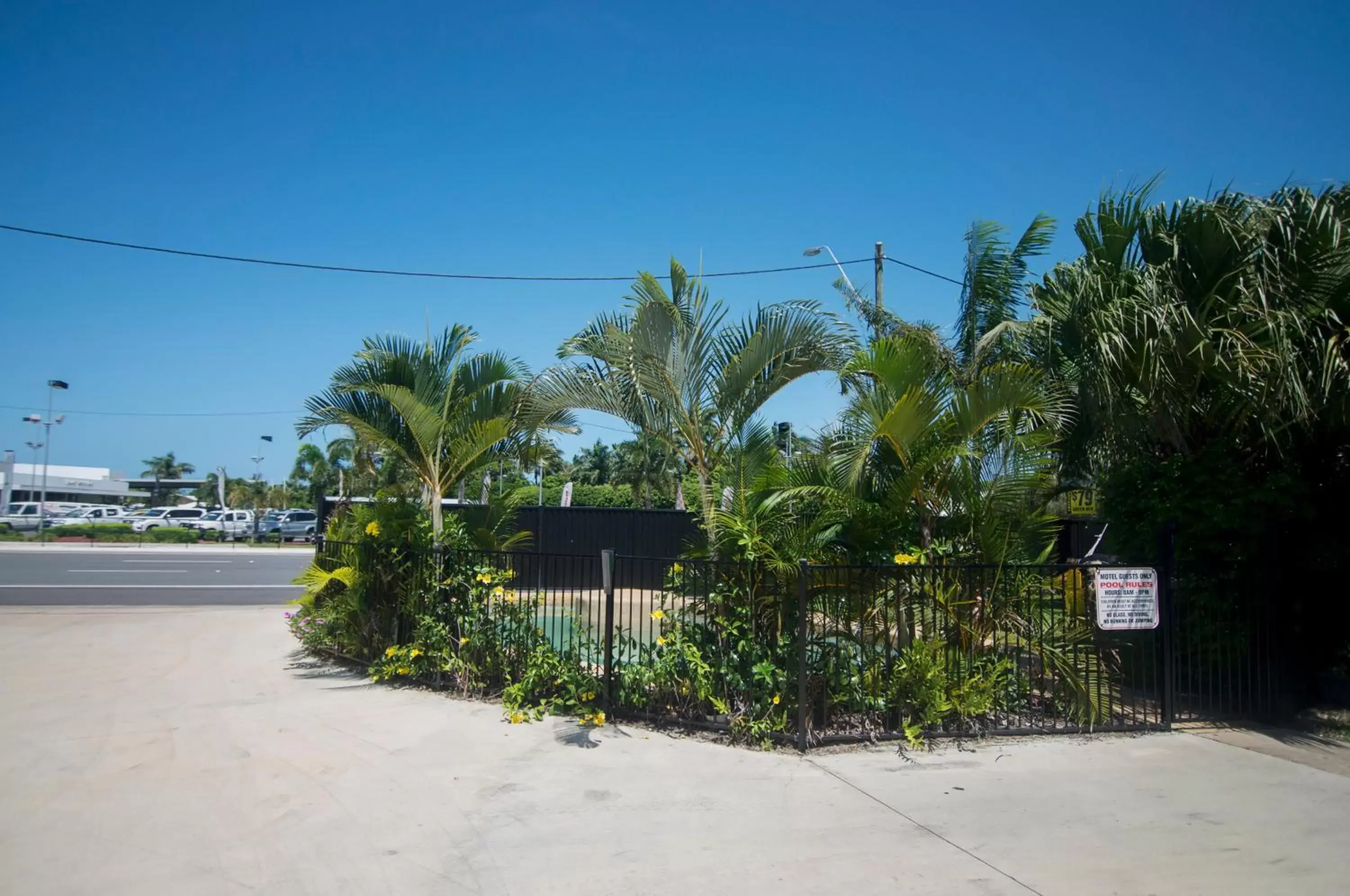 Garden, Property Building in Cool Palms Motel