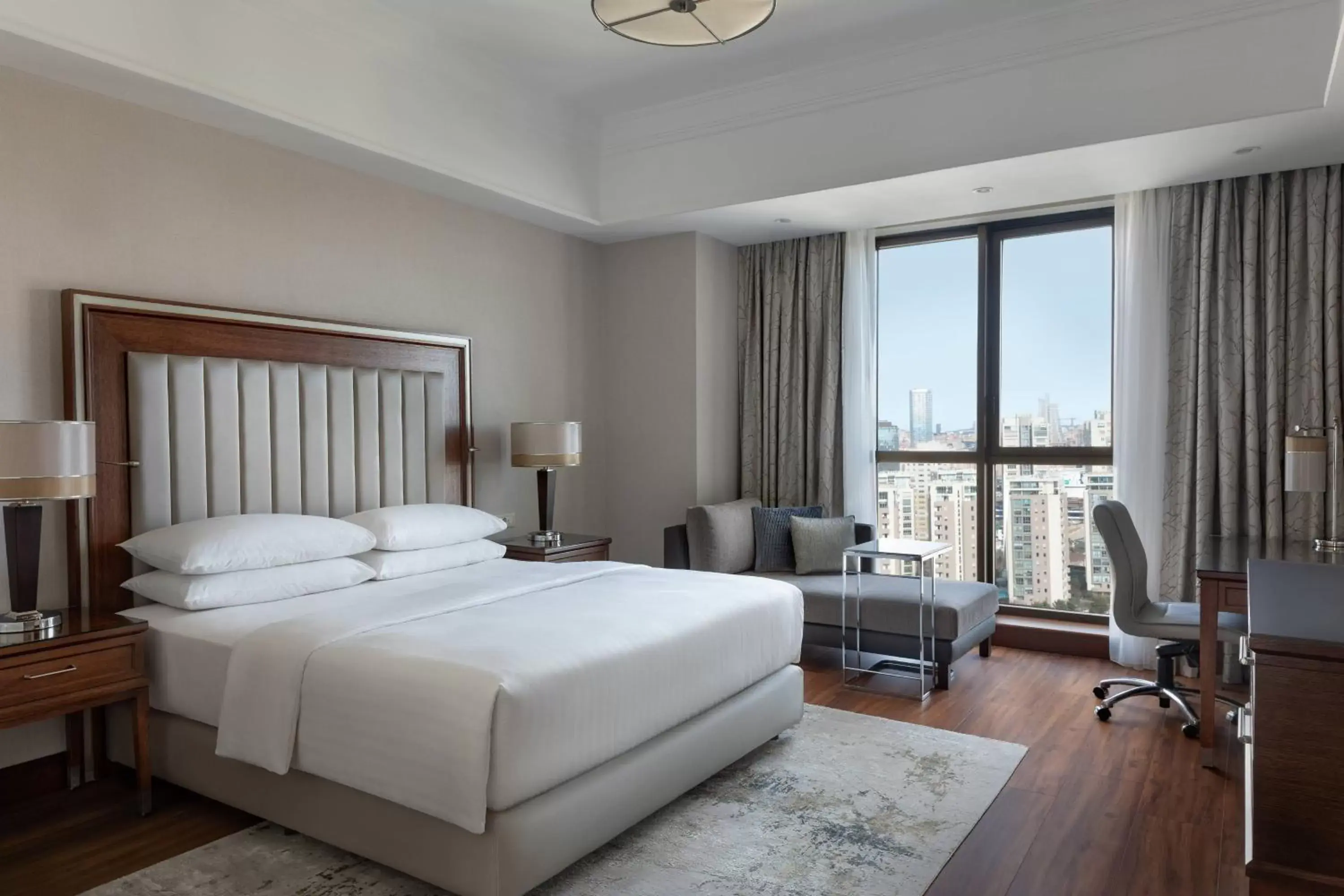 Bedroom in Istanbul Marriott Hotel Asia