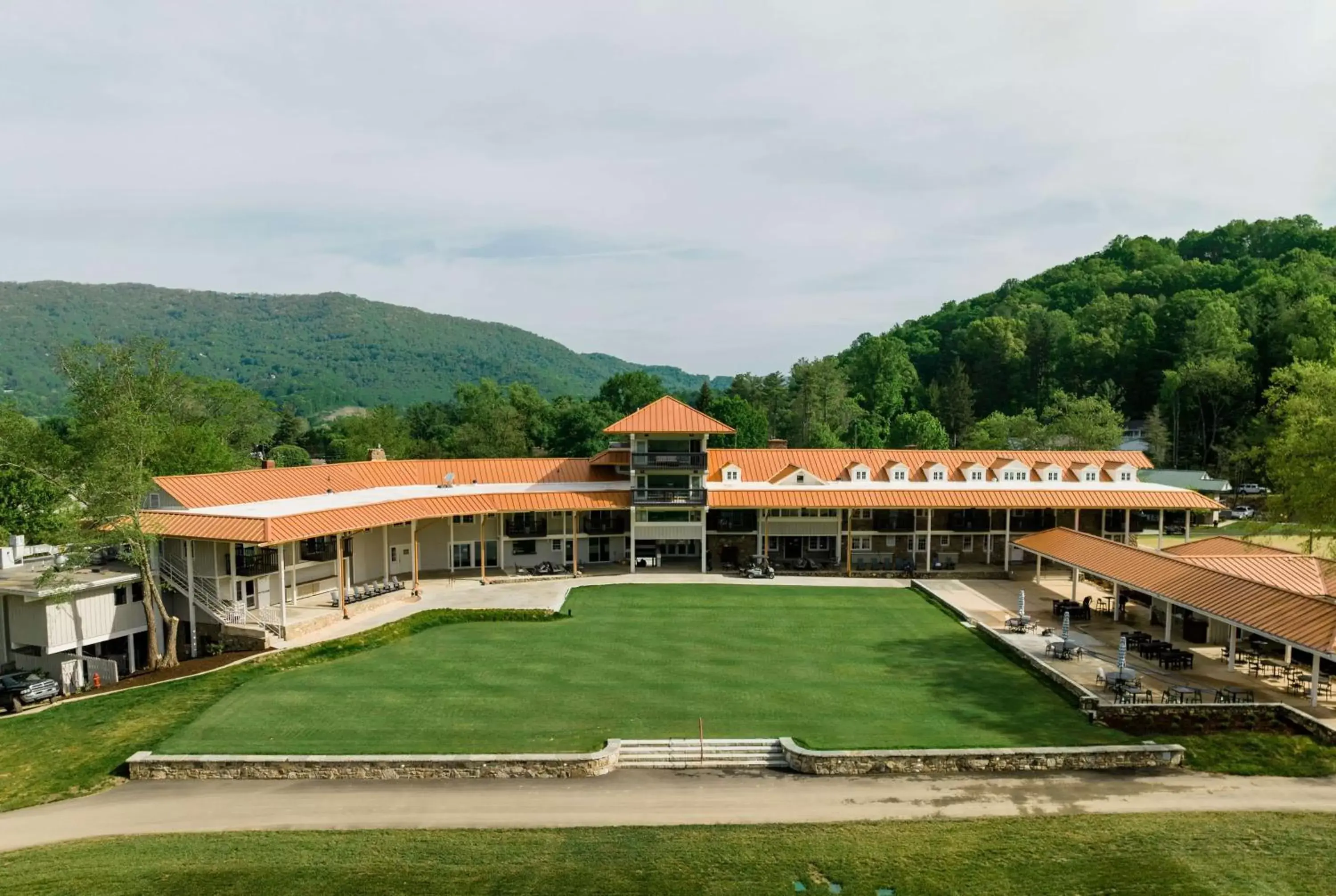 Property building, Bird's-eye View in Waynesville Inn & Golf Club, Trademark Collection by Wyndham