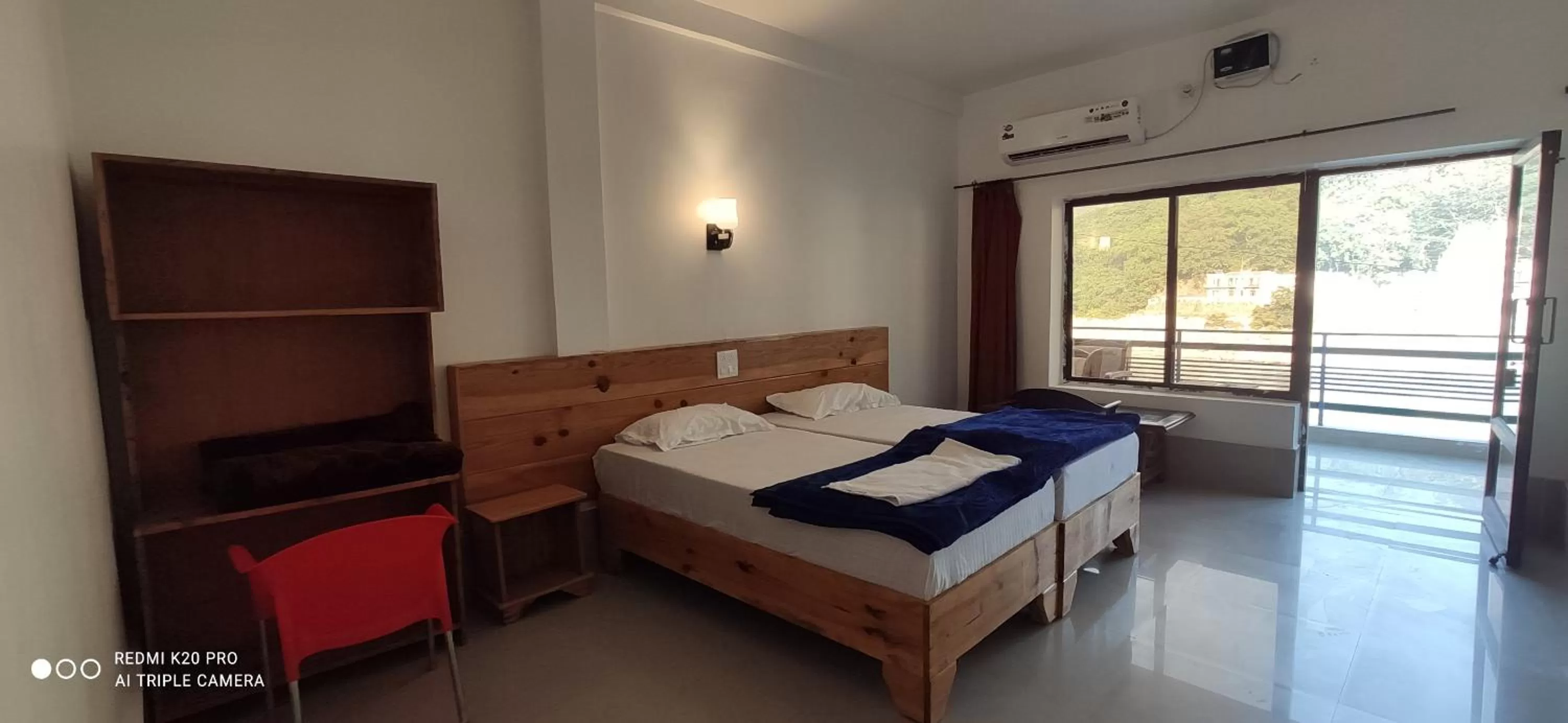 Bedroom, Bed in H7 Stay On The Ganges, Yoga & Spa Resort, Rishikesh