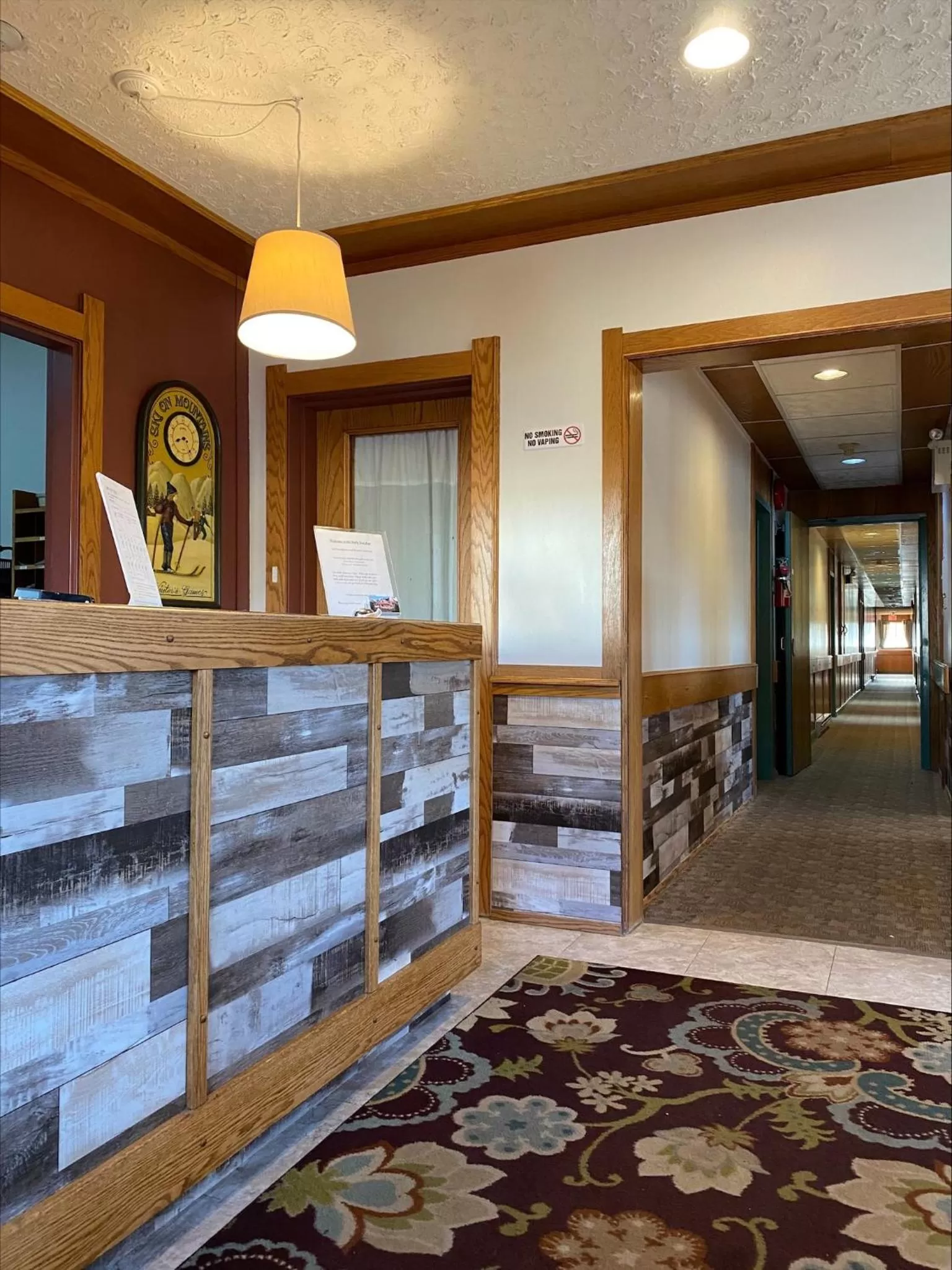 Facade/entrance, Bed in Stork Nest Inn