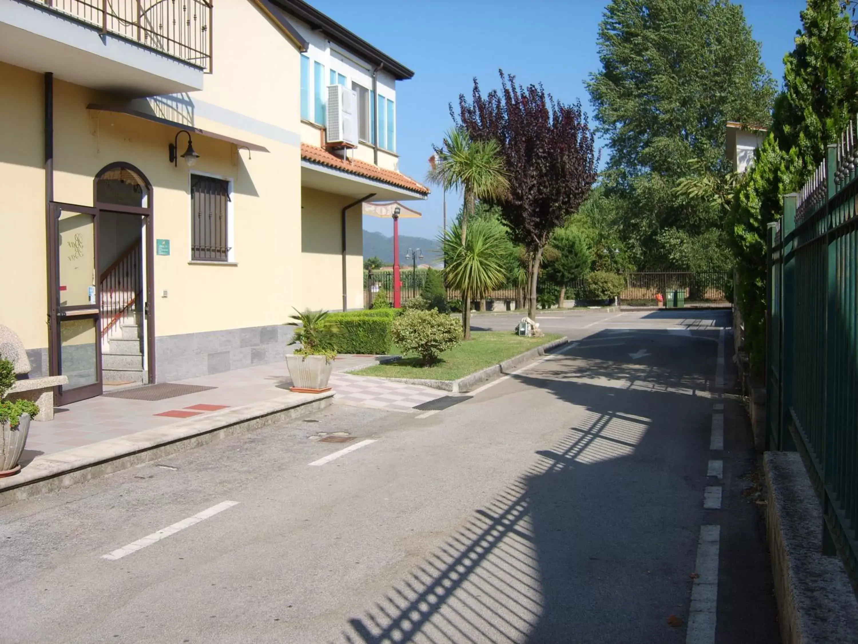 Street view, Property Building in Hotel Rosso Di Sera