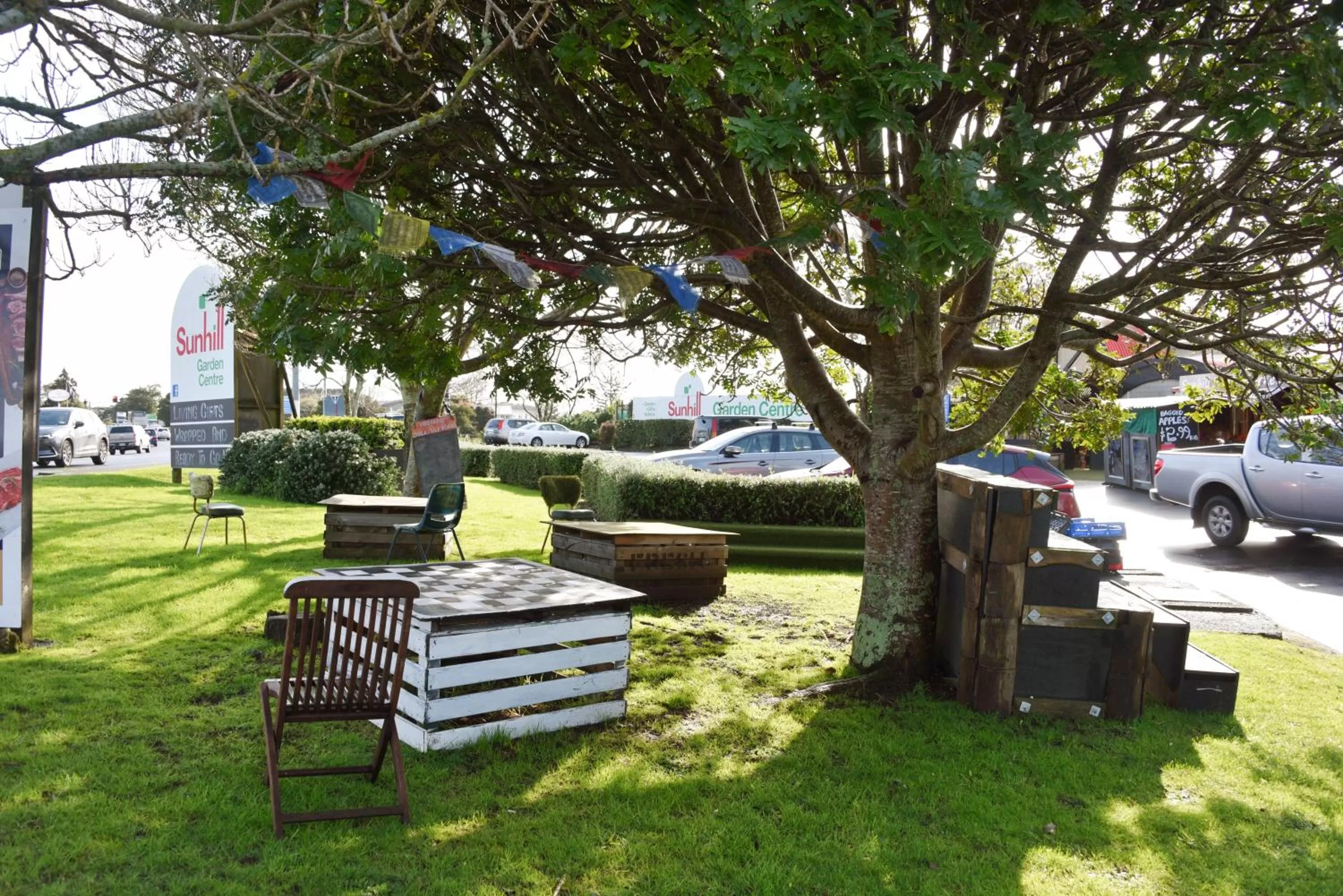 Restaurant/places to eat in Regal Residency