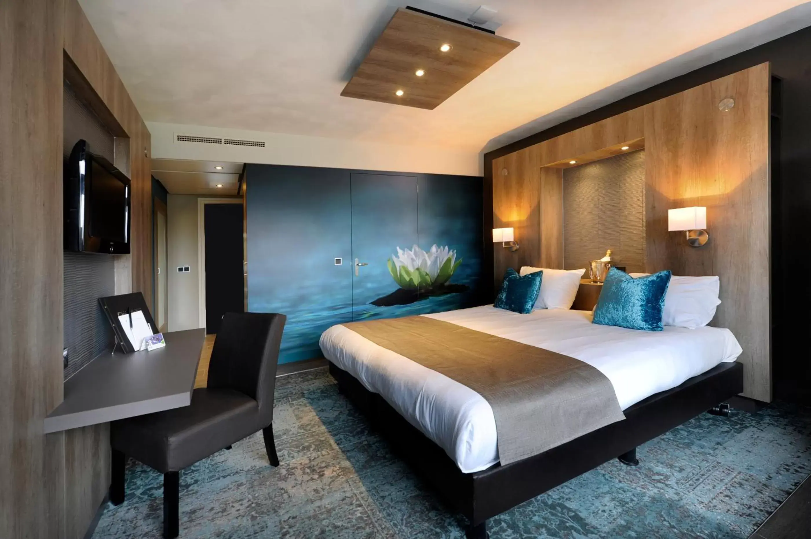 Photo of the whole room, Bed in Van der Valk Hotel Gilze-Tilburg