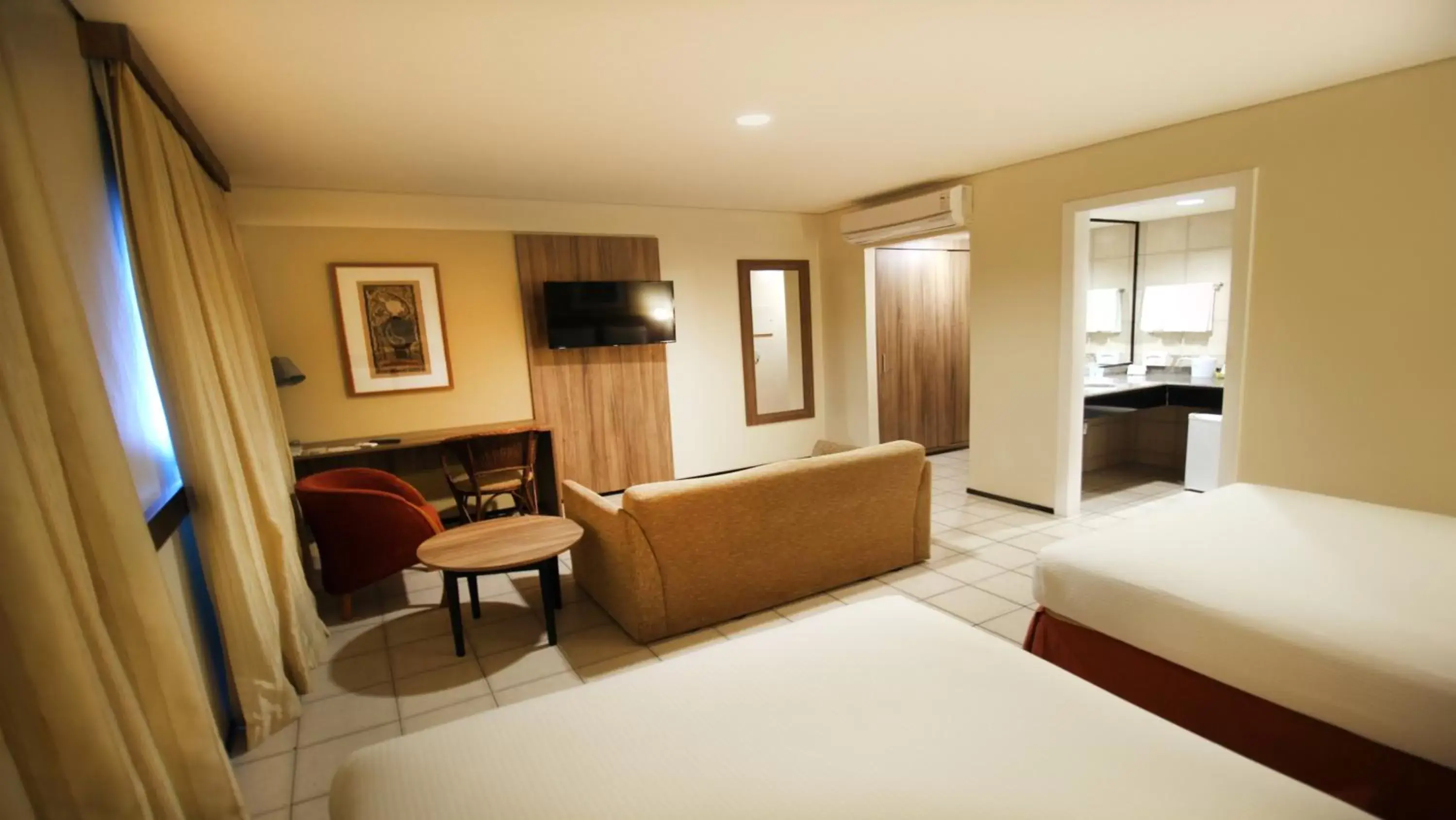 Bedroom, Seating Area in Holiday Inn Fortaleza, an IHG Hotel