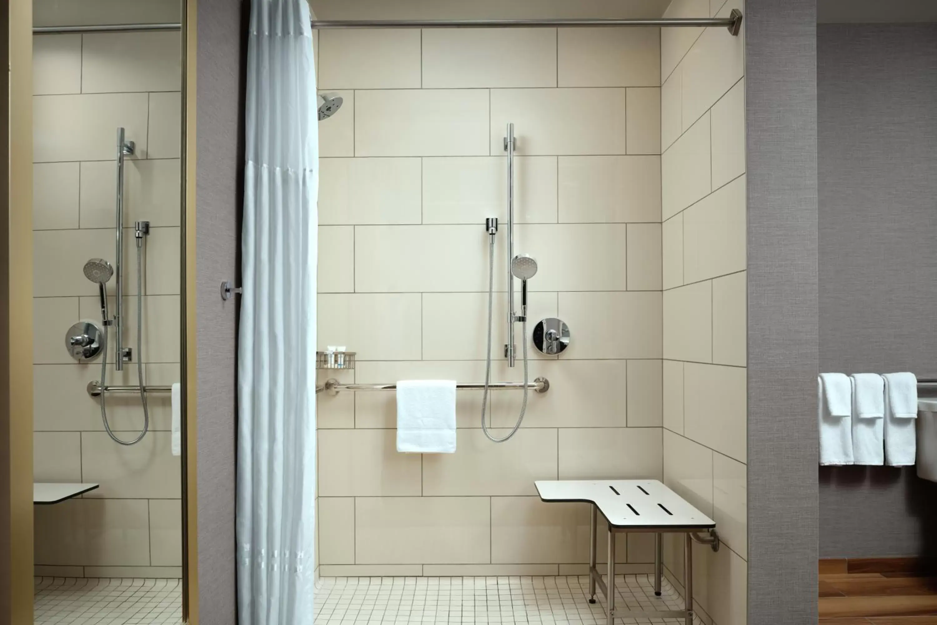 acessibility, Bathroom in Hyatt House LAX Century Blvd
