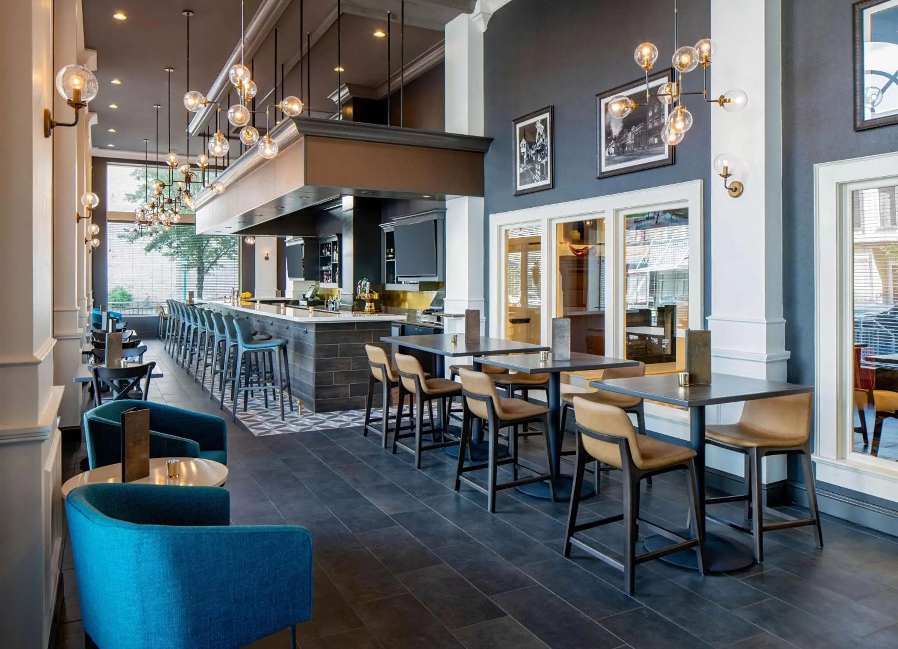 Lounge or bar, Restaurant/Places to Eat in Hilton Garden Inn Jackson Downtown