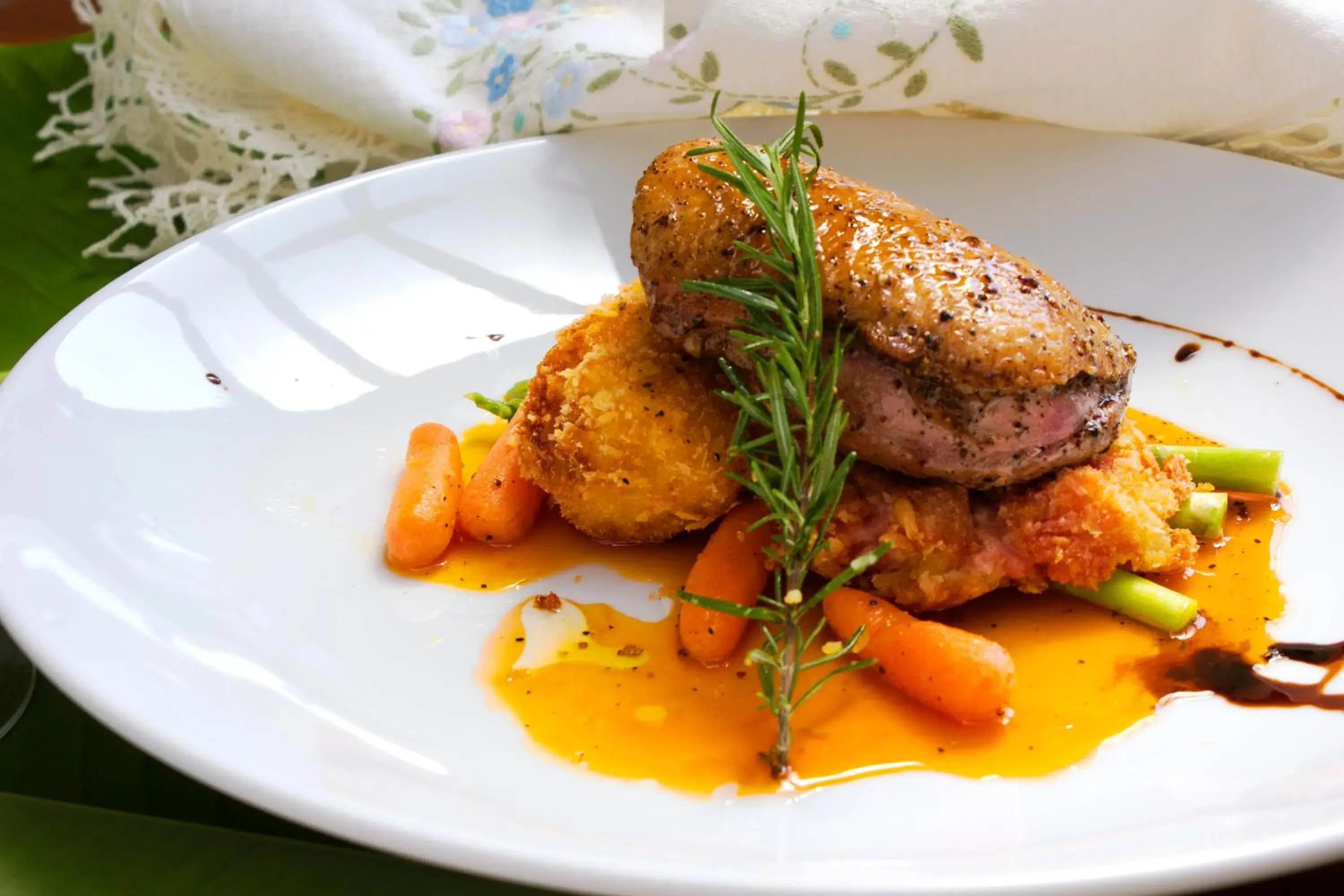 Restaurant/places to eat in ON Hotel Phuket - SHA Restaurant/places to eat in ON Hotel Phuket - SHA