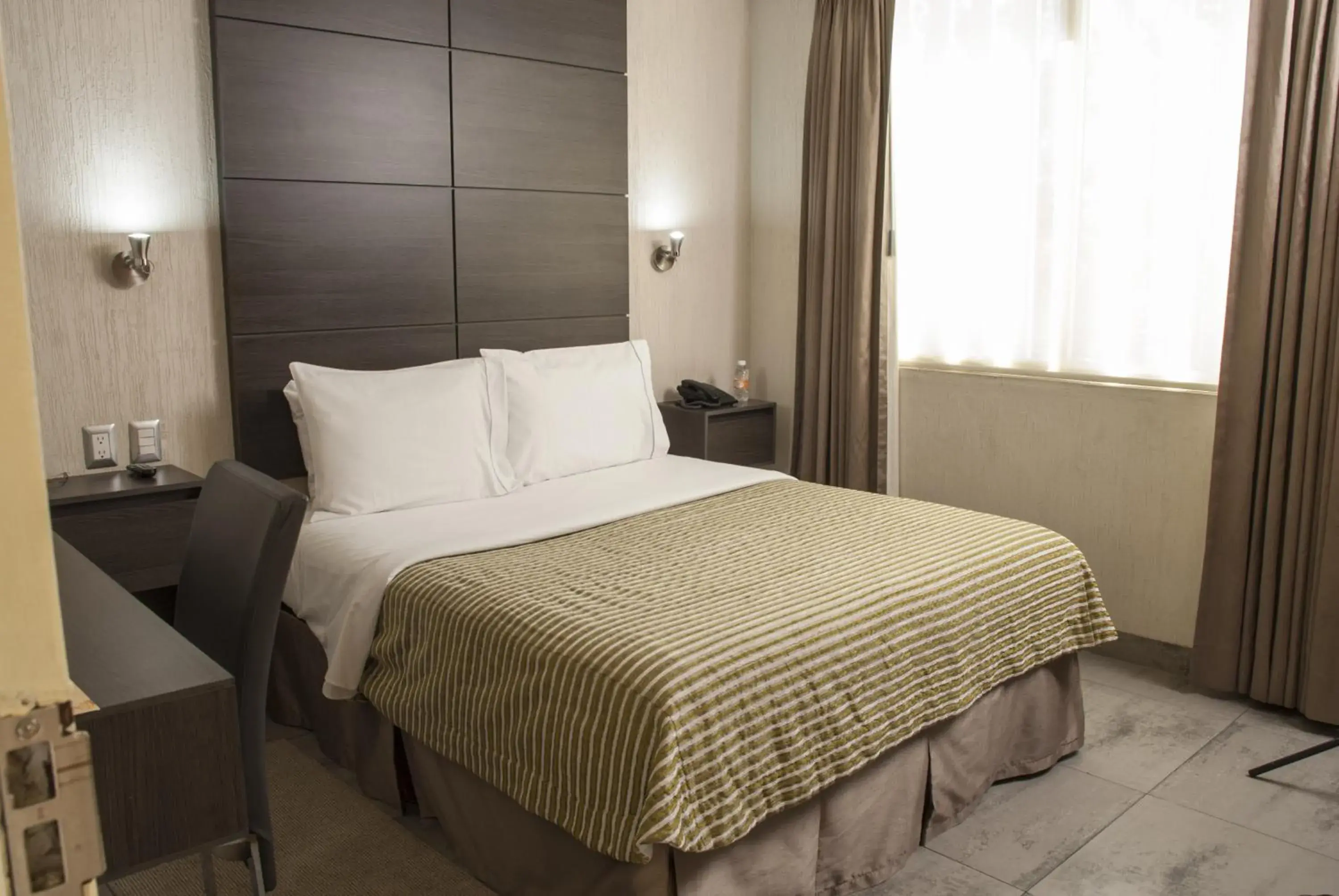 Bedroom, Bed in Hotel Expo Abastos