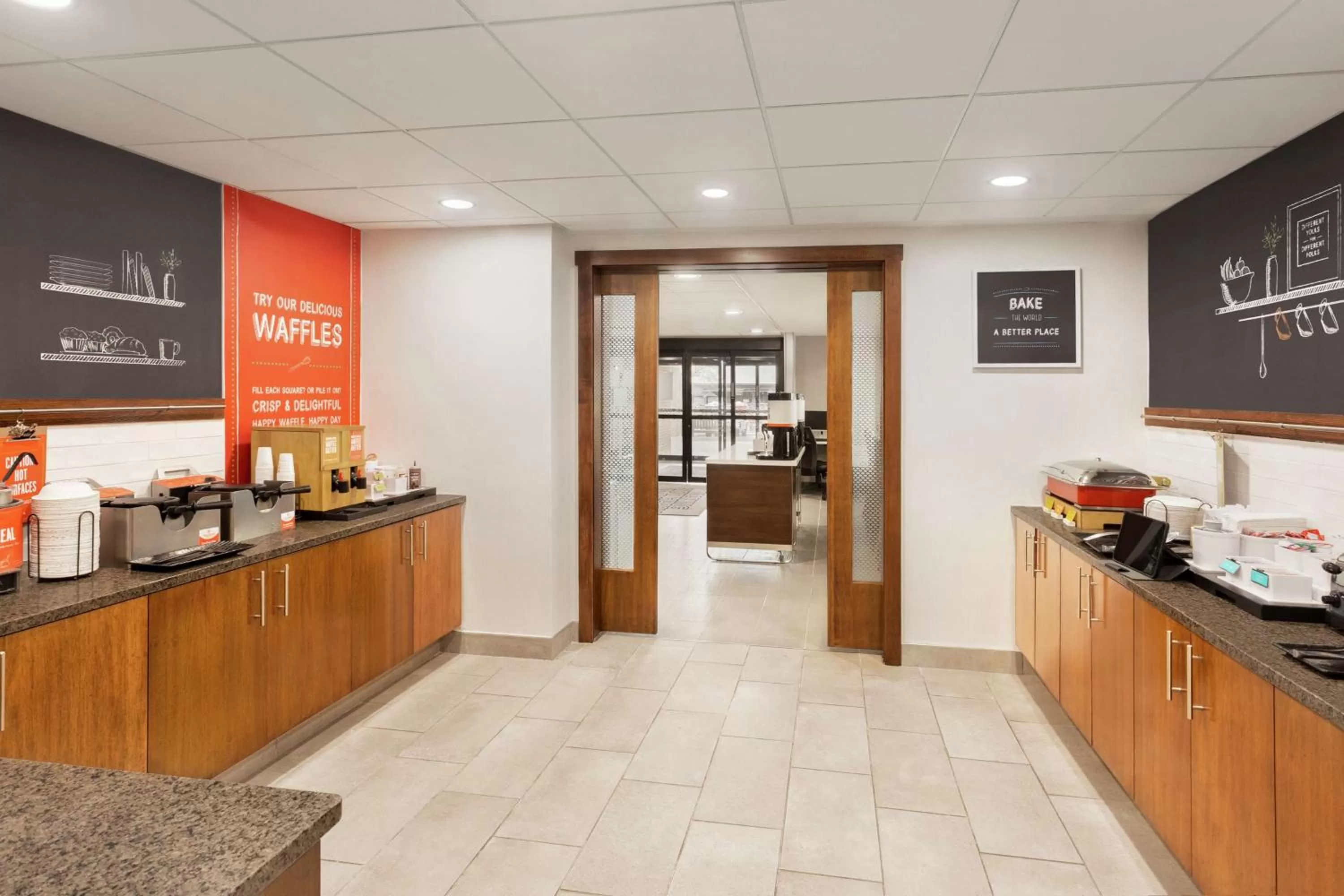 Breakfast in Hampton Inn Milwaukee Brookfield