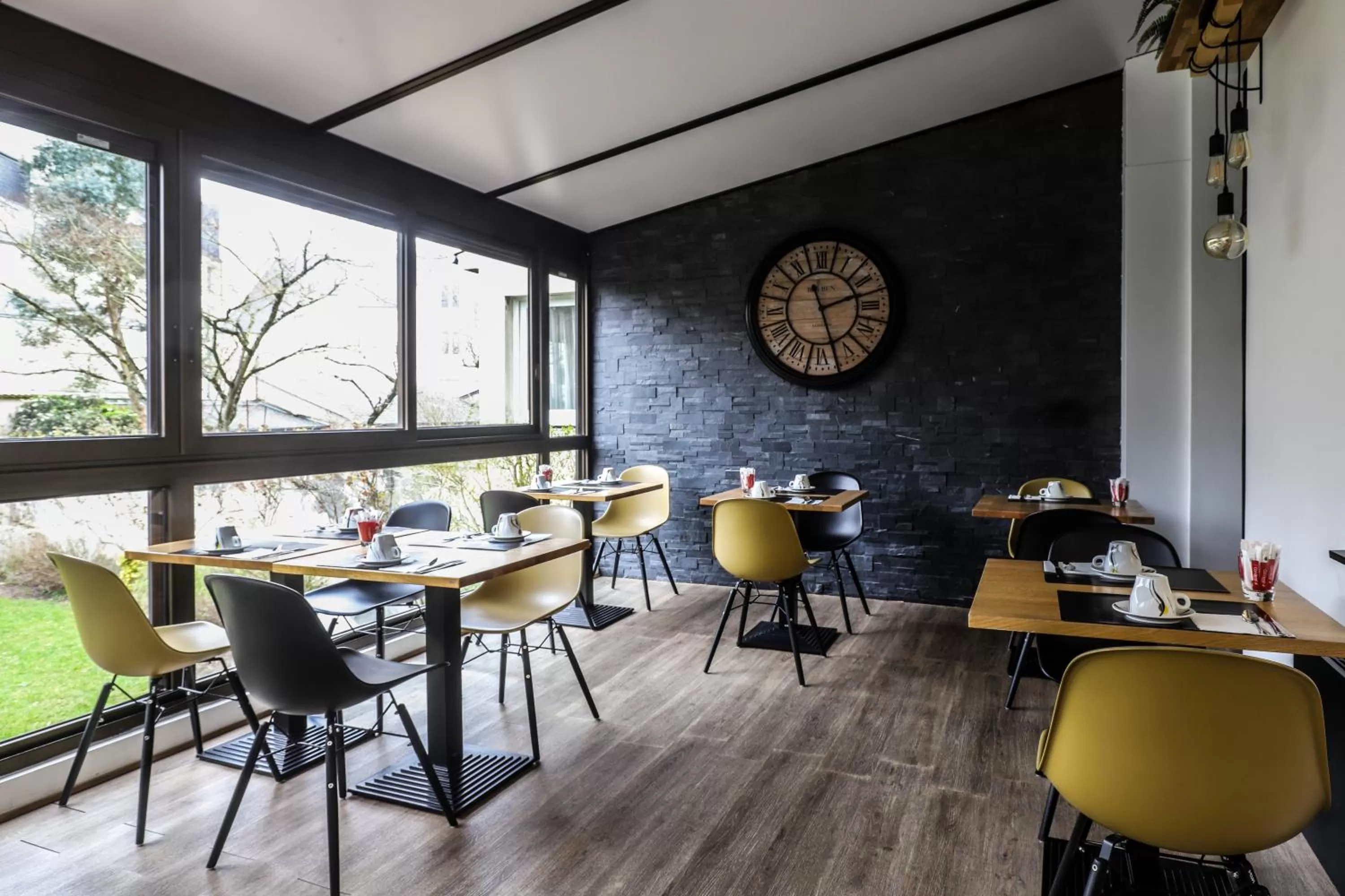 Food in Hotel Des Cedres