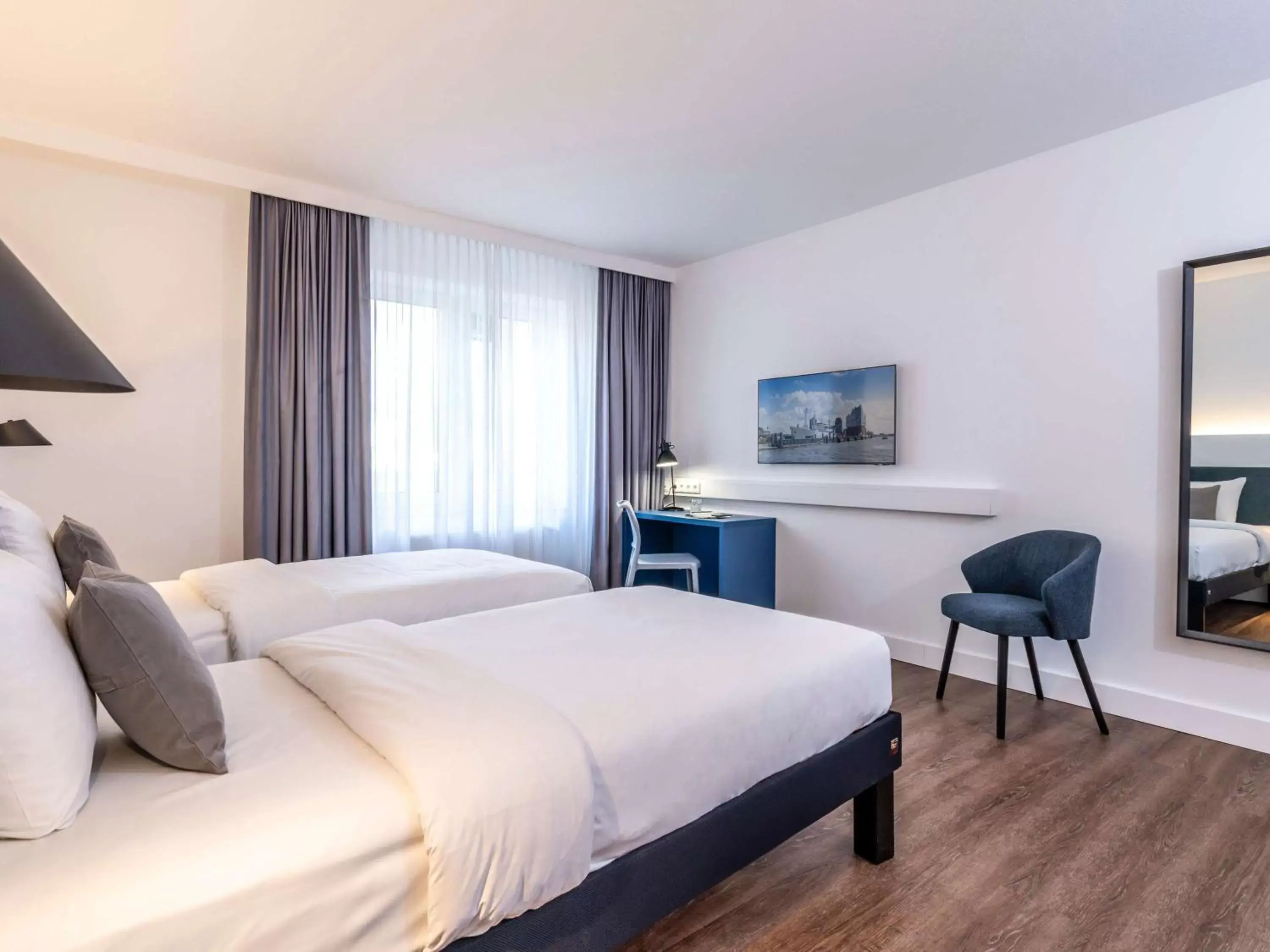 Bedroom, Bed in ibis Styles Hamburg Alster City