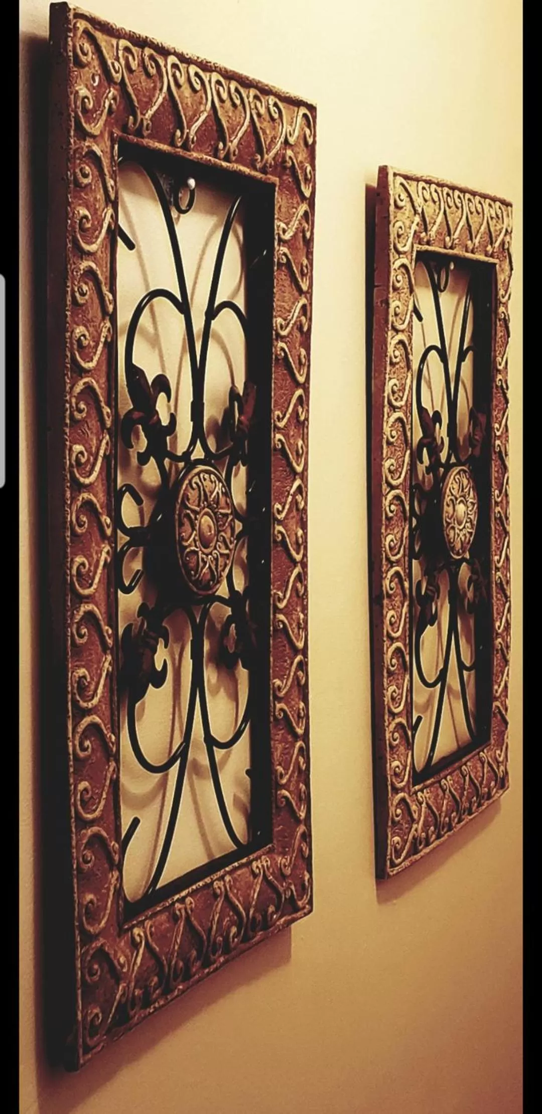 Decorative detail in Travellers Motel