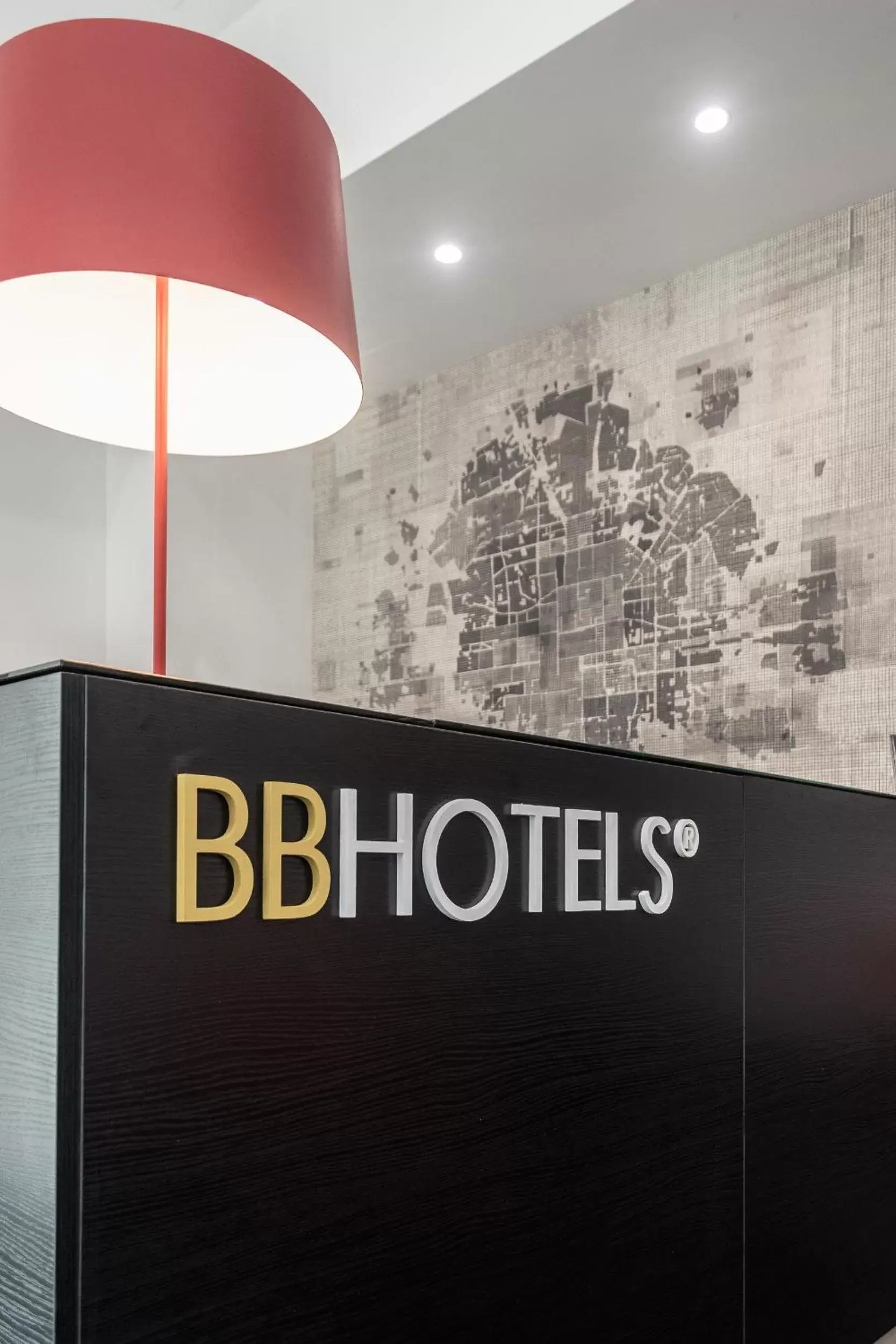 Lobby or reception in BB Hotels Smarthotel Duomo