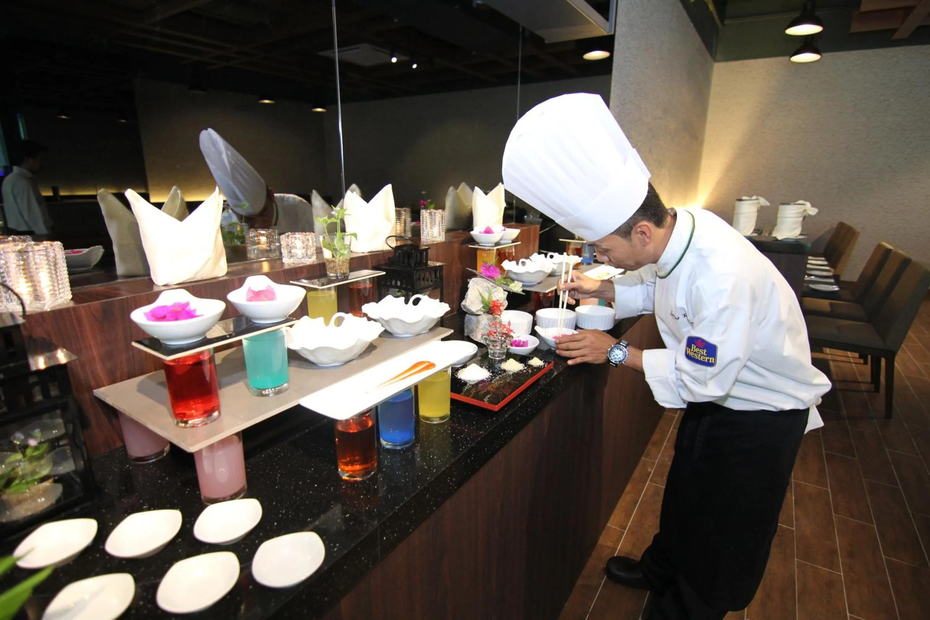 Restaurant/places to eat in Nexus Regency Suites & Hotel