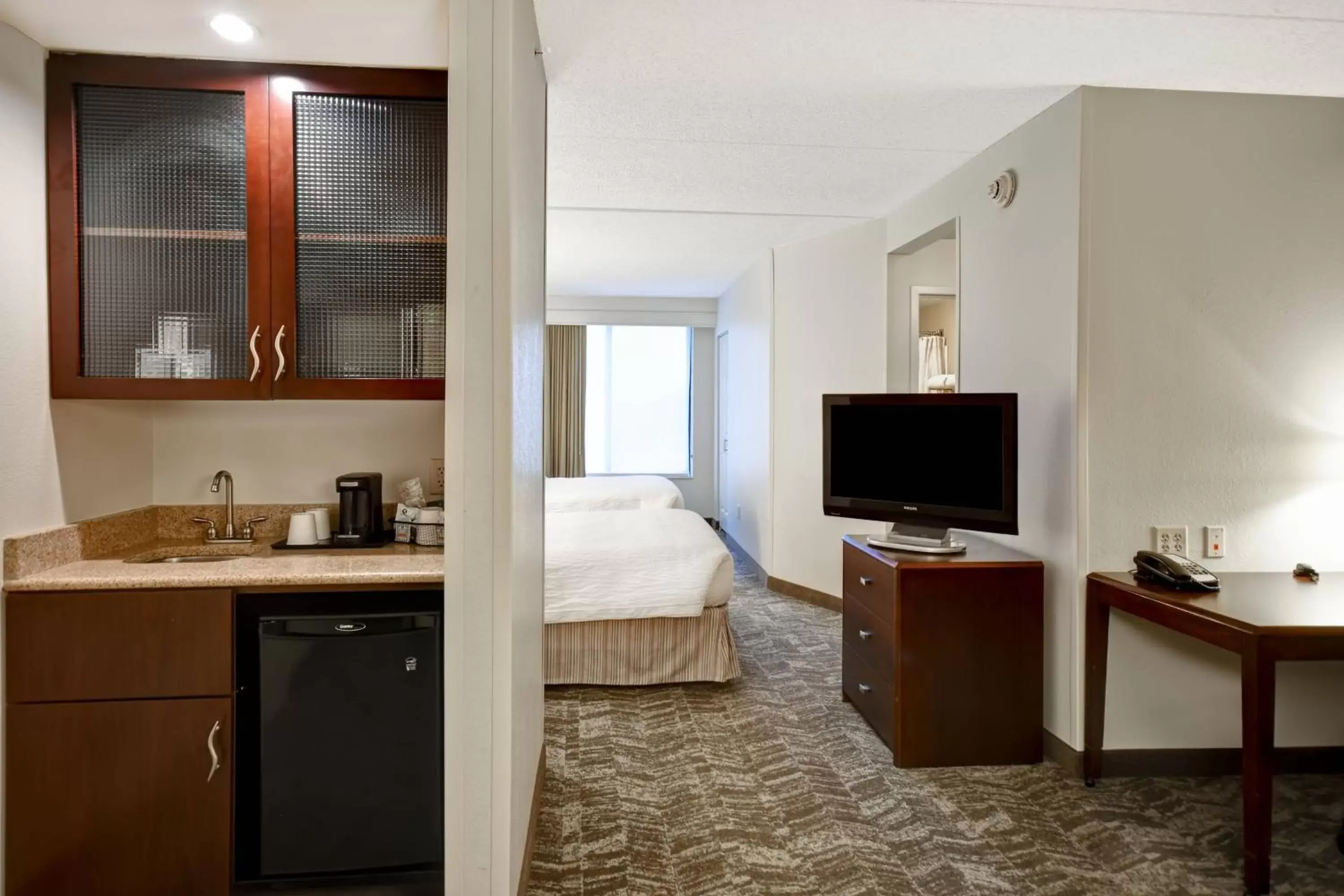 Photo of the whole room, Kitchen/Kitchenette in SpringHill Suites Louisville Airport