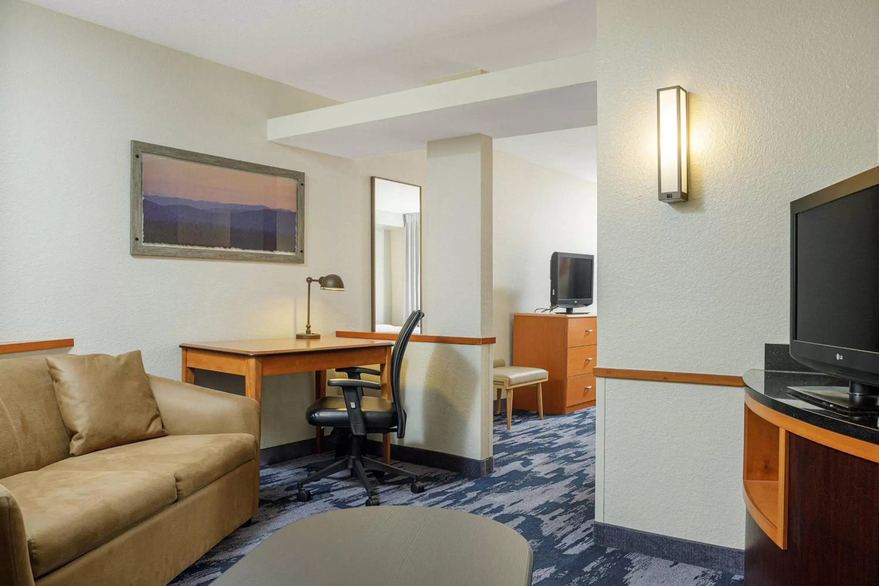 Photo of the whole room, Seating Area in Fairfield Inn and Suites Paducah