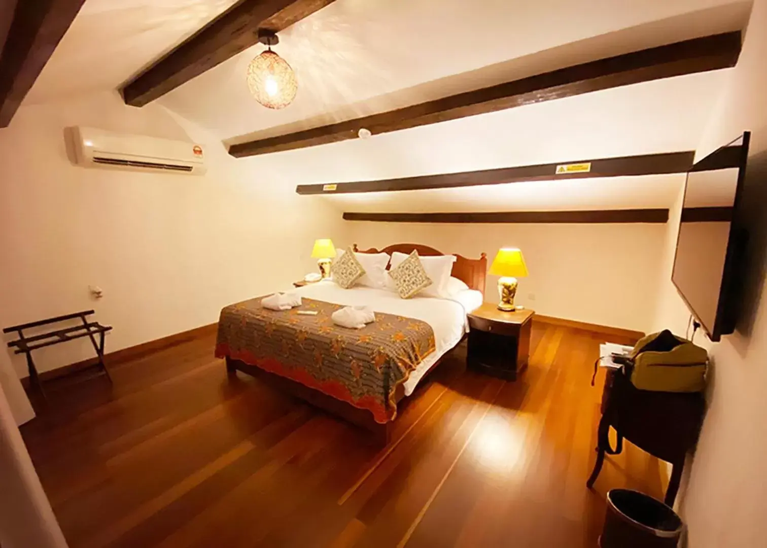 Bed in Heeren Straits Hotel Bed in Heeren Straits Hotel